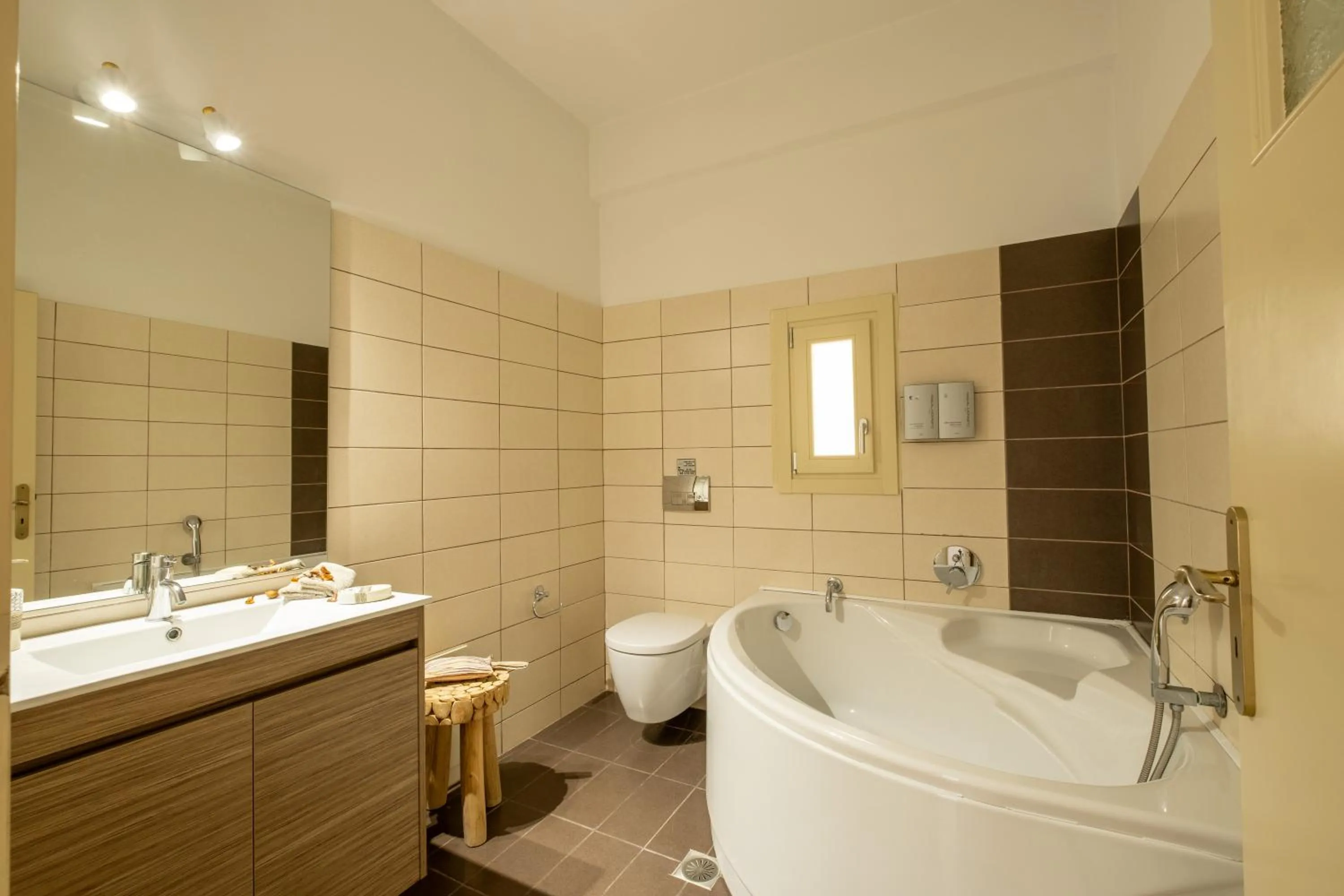 Toilet in White Orchid Villa