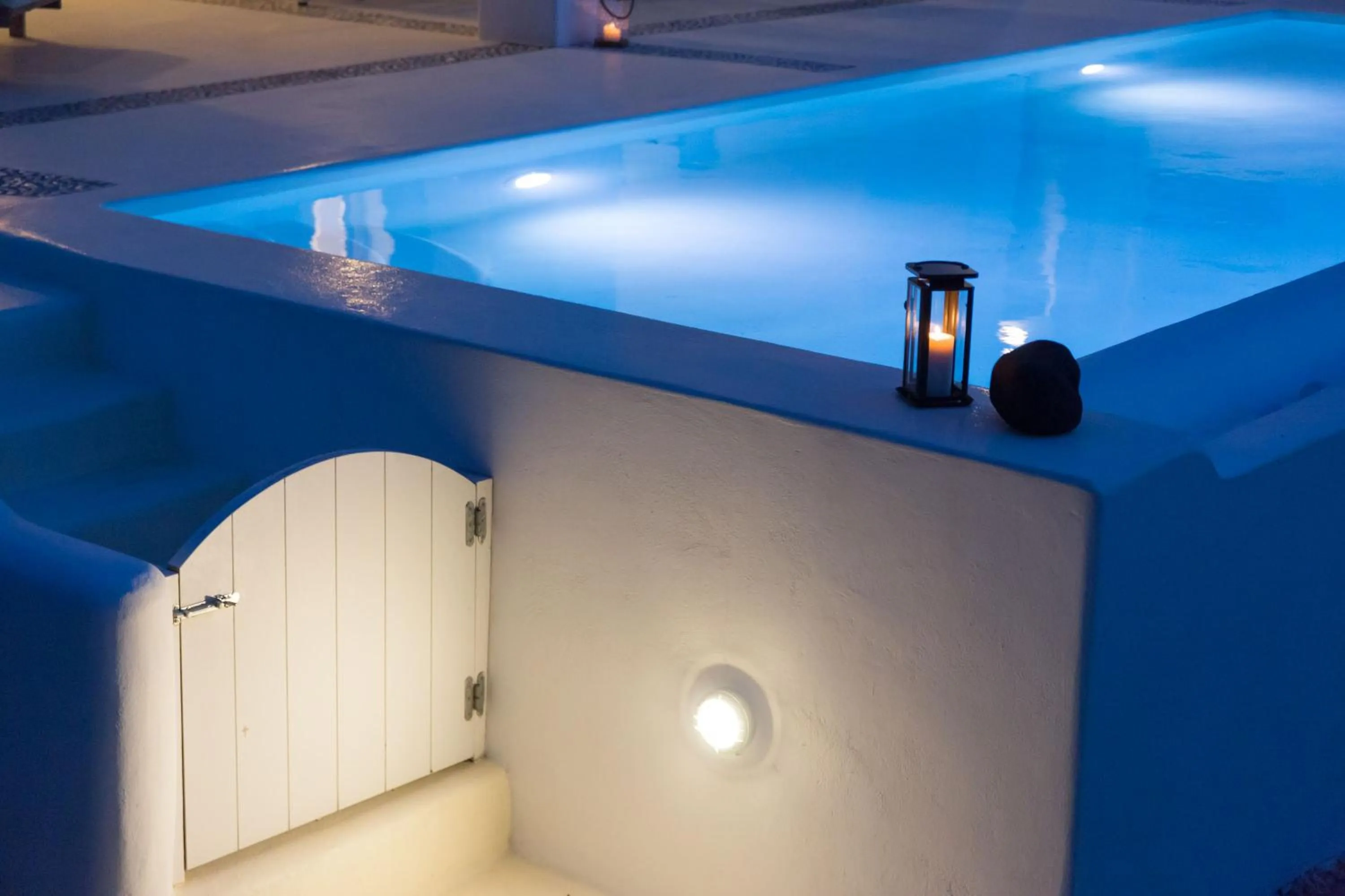 Pool view in White Orchid Villa