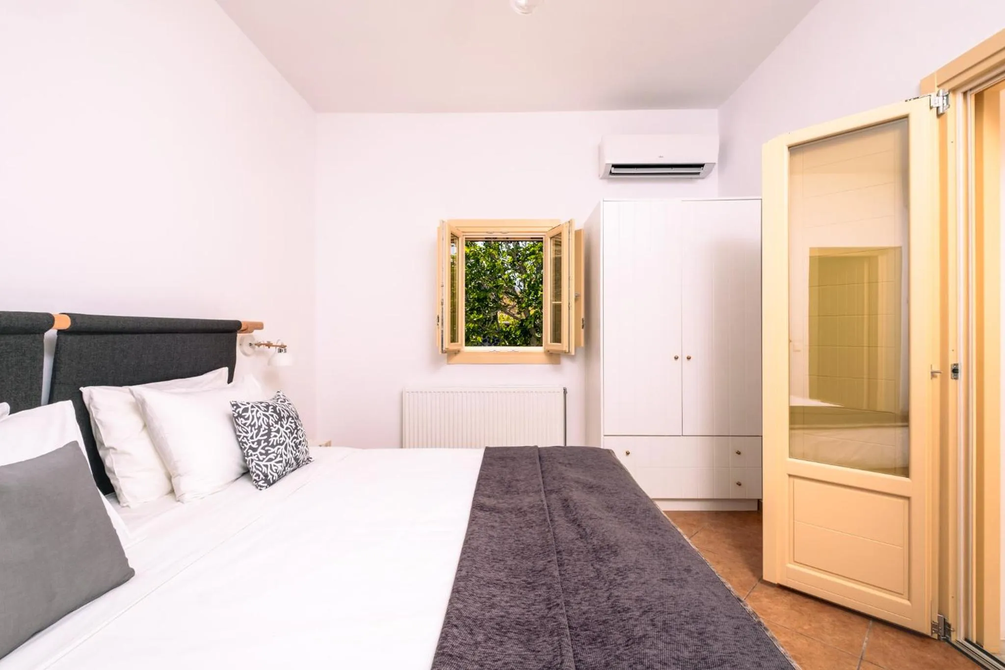 Bed in White Orchid Villa