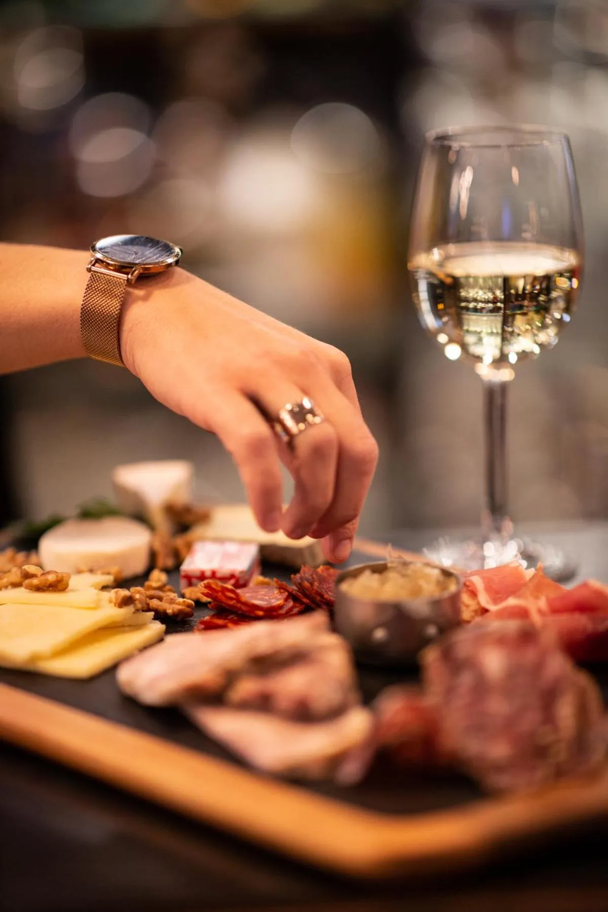 Restaurant/places to eat in Hôtel Confort Le Moulin Rouge