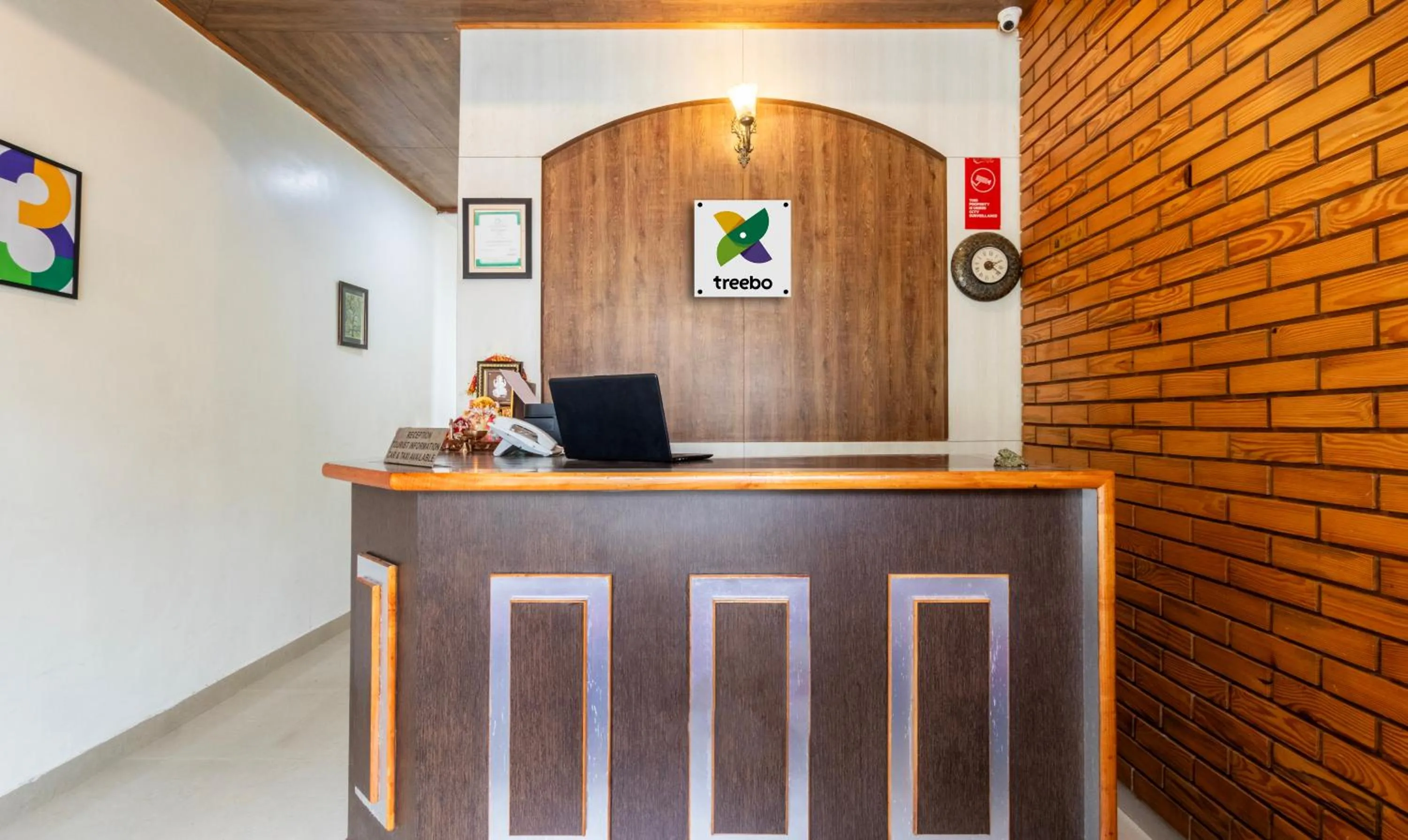 Lobby or reception in Treebo Spring Birds - Kainchi Dham