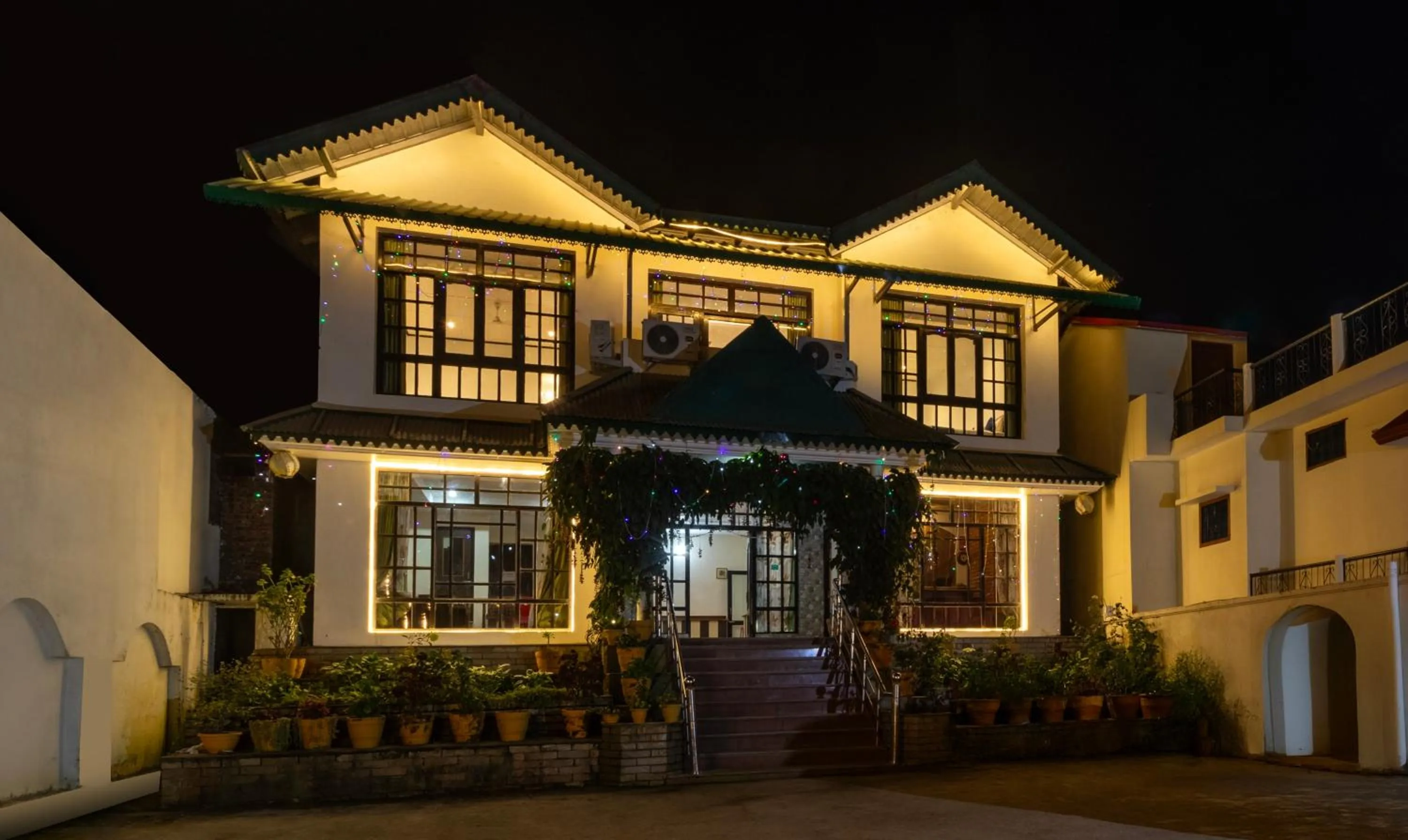 Property building in Treebo Spring Birds - Kainchi Dham