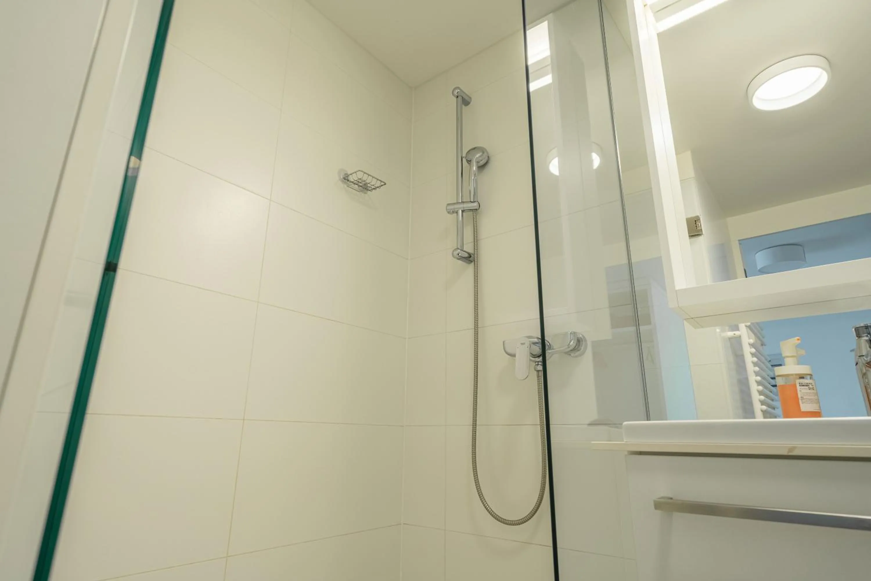 Shower in easy-flat Grüner Prater - Balcony Apartments near Metro