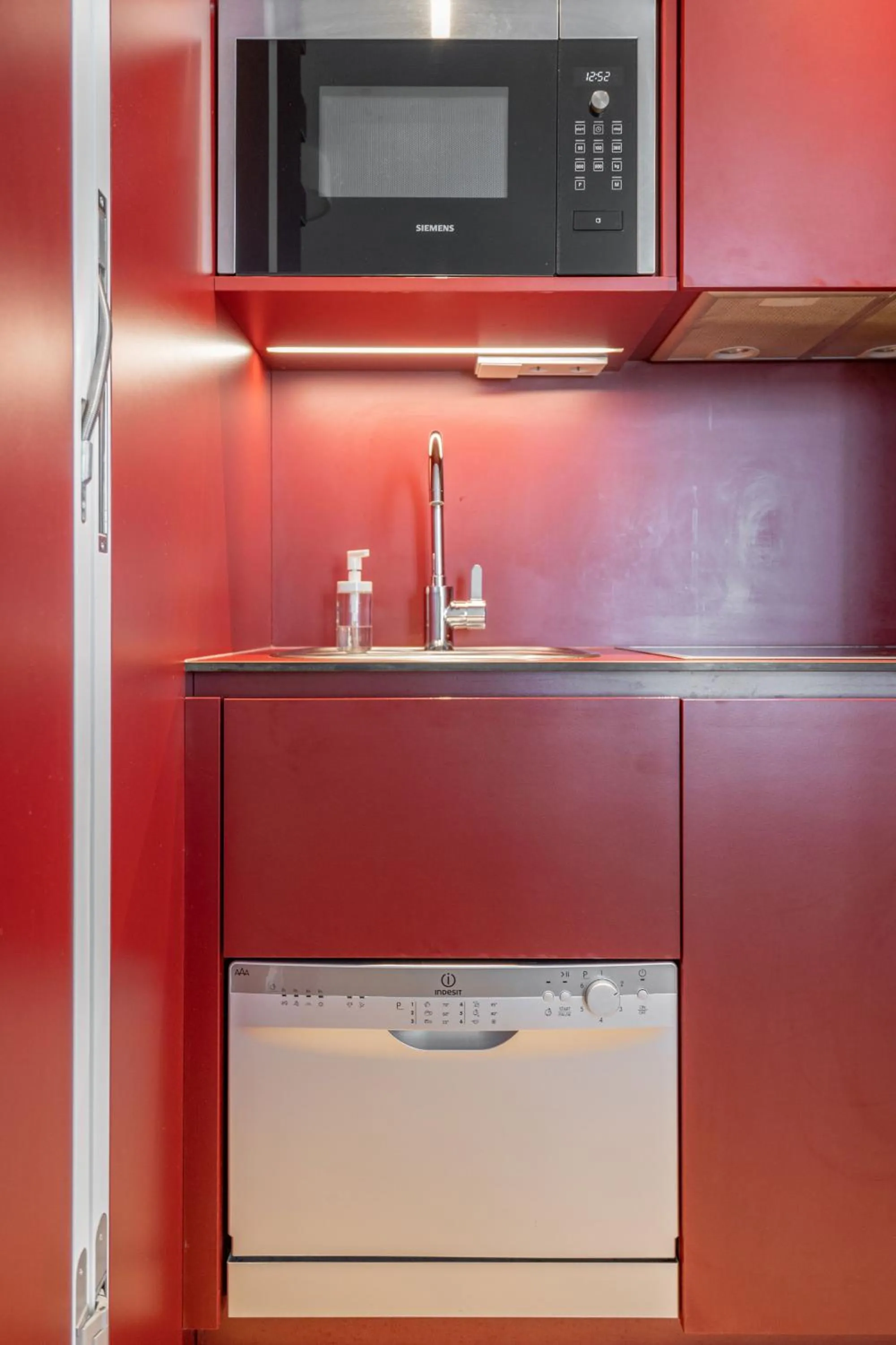 Kitchen or kitchenette in easy-flat Grüner Prater - Balcony Apartments near Metro