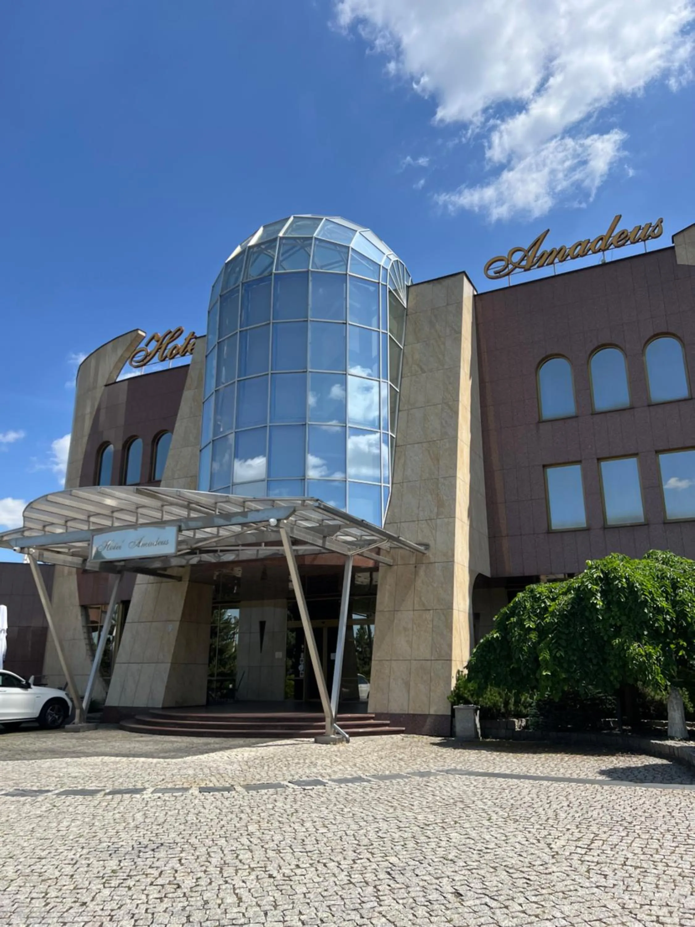 Property building in Hotel Amadeus