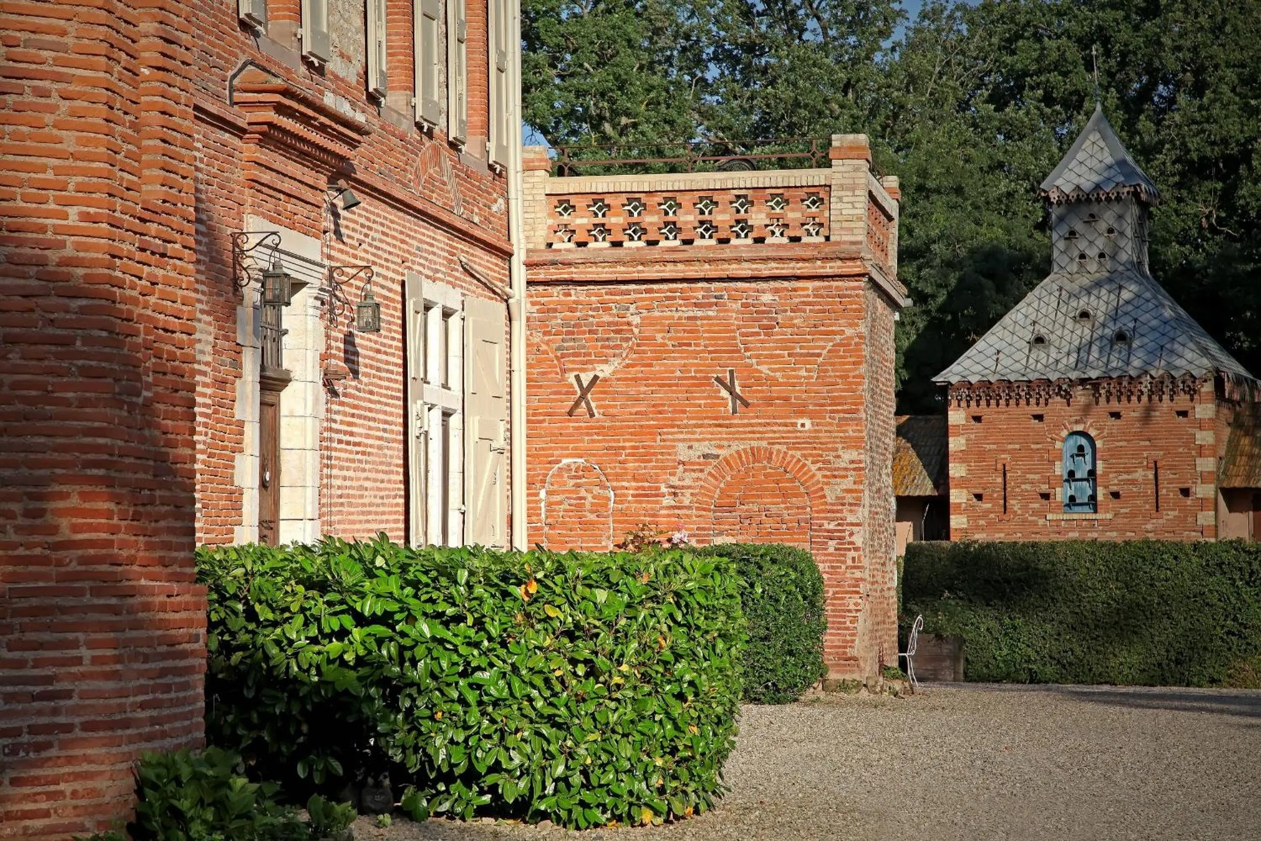 Facade/entrance in Domaine du Buc, Le Château