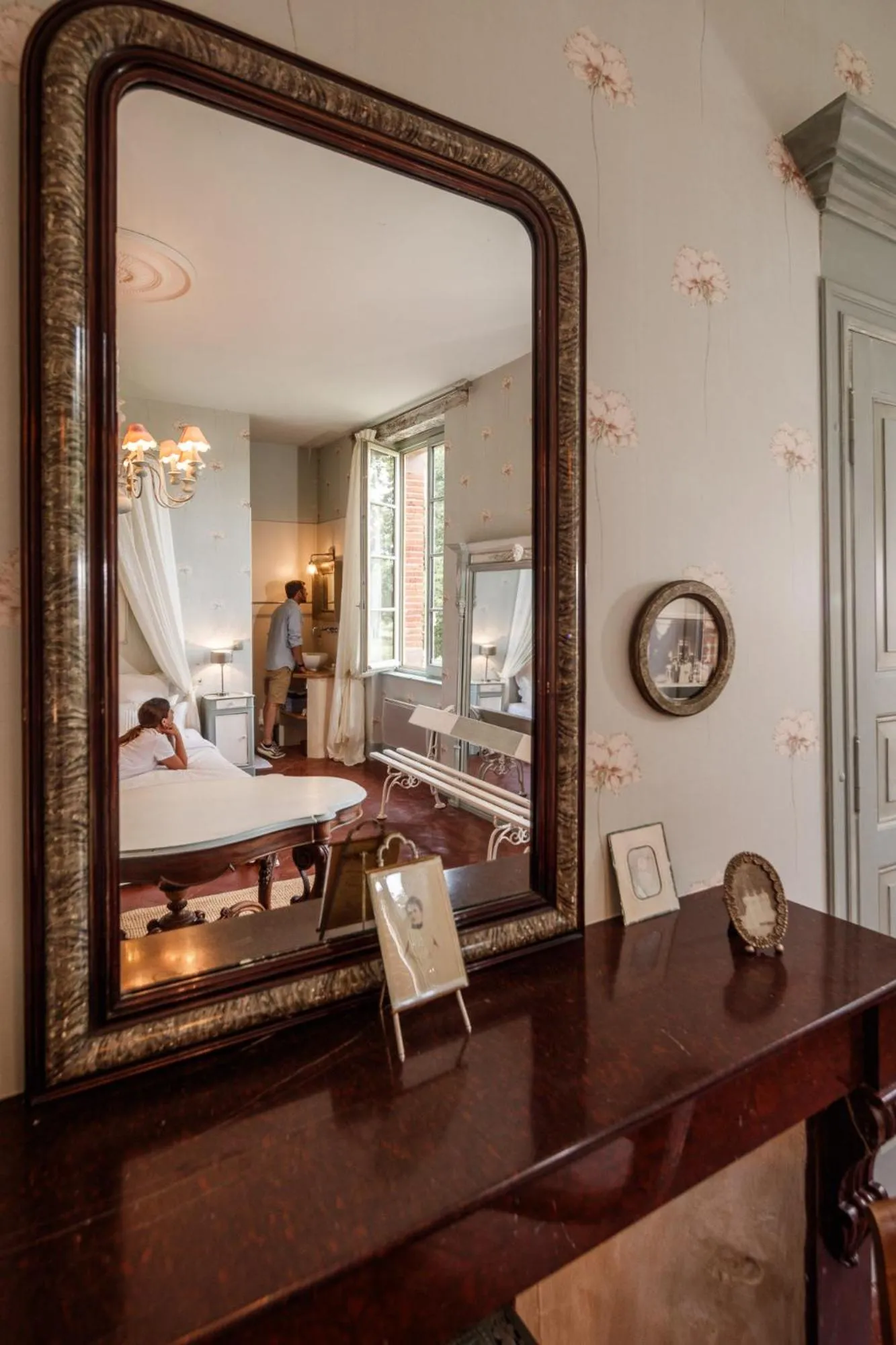 Decorative detail in Domaine du Buc, Le Château