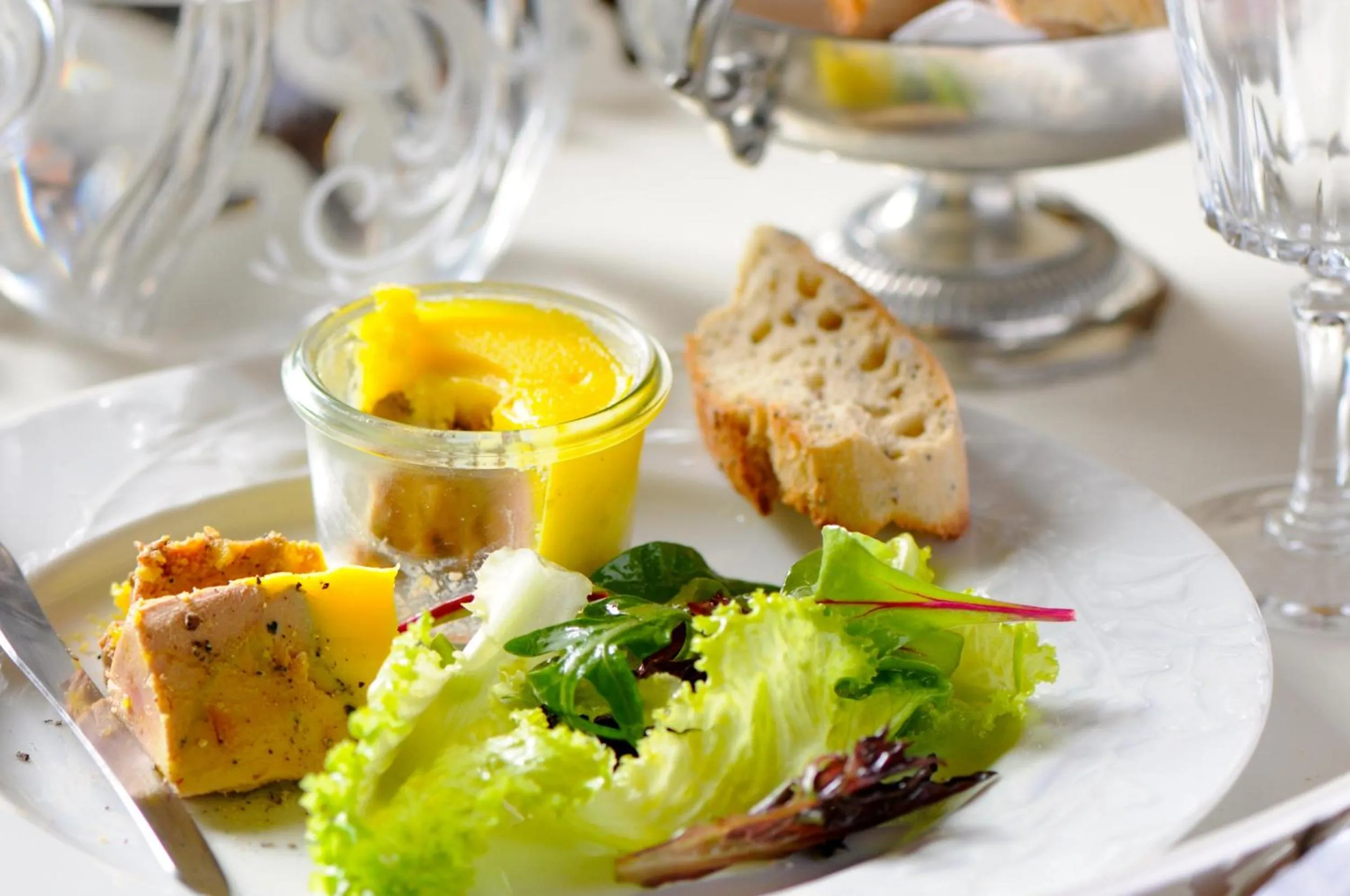 Restaurant/places to eat in Domaine du Buc, Le Château