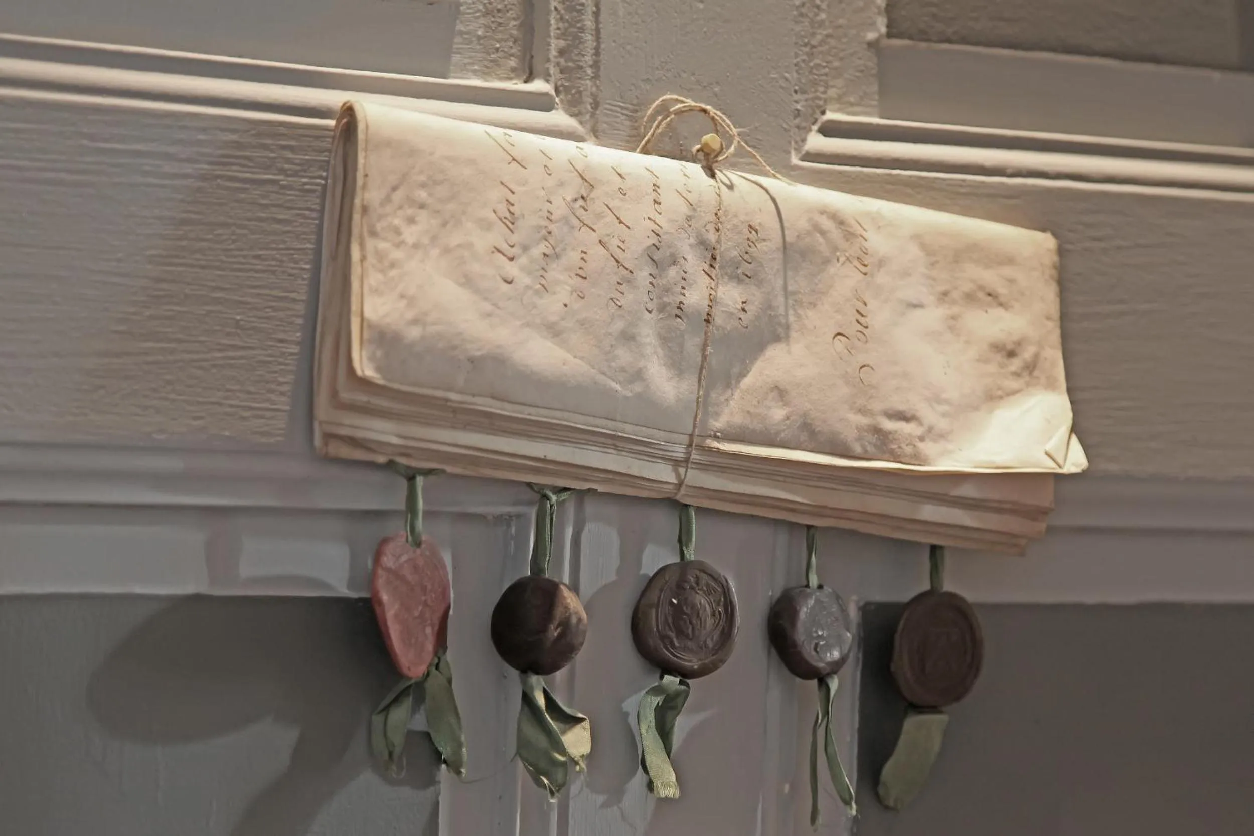 Decorative detail in Domaine du Buc, Le Château