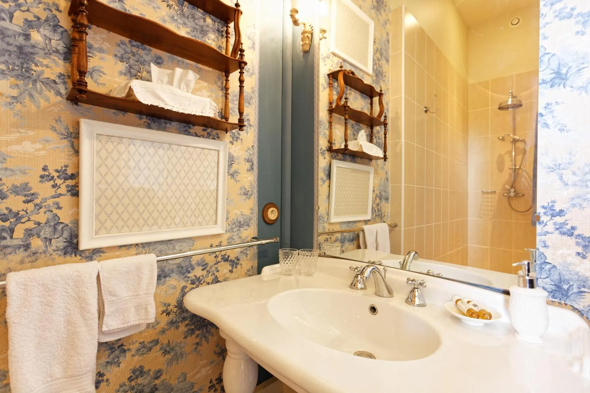 Bathroom in Domaine du Buc, Le Château