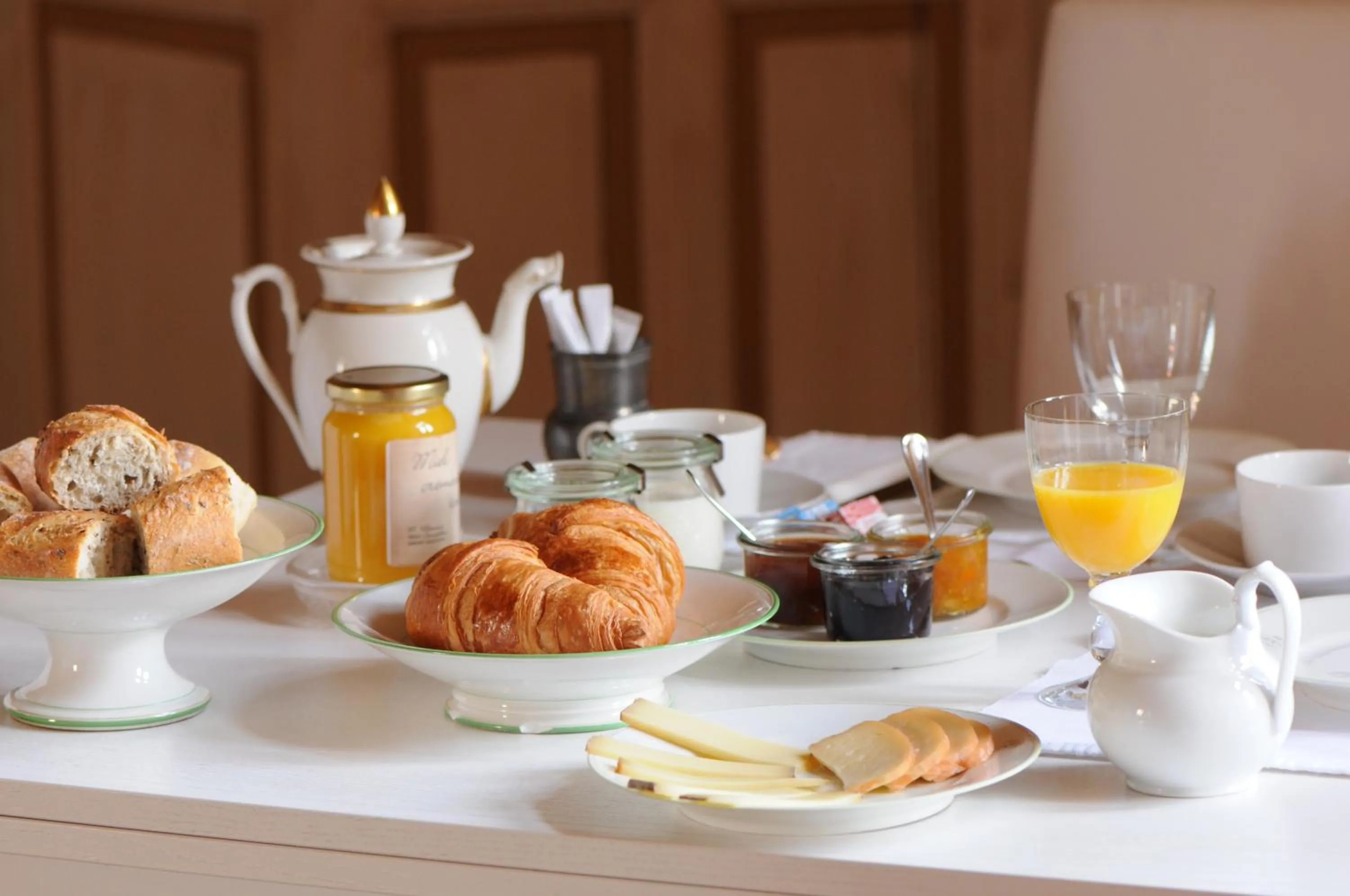 Continental breakfast in Domaine du Buc, Le Château