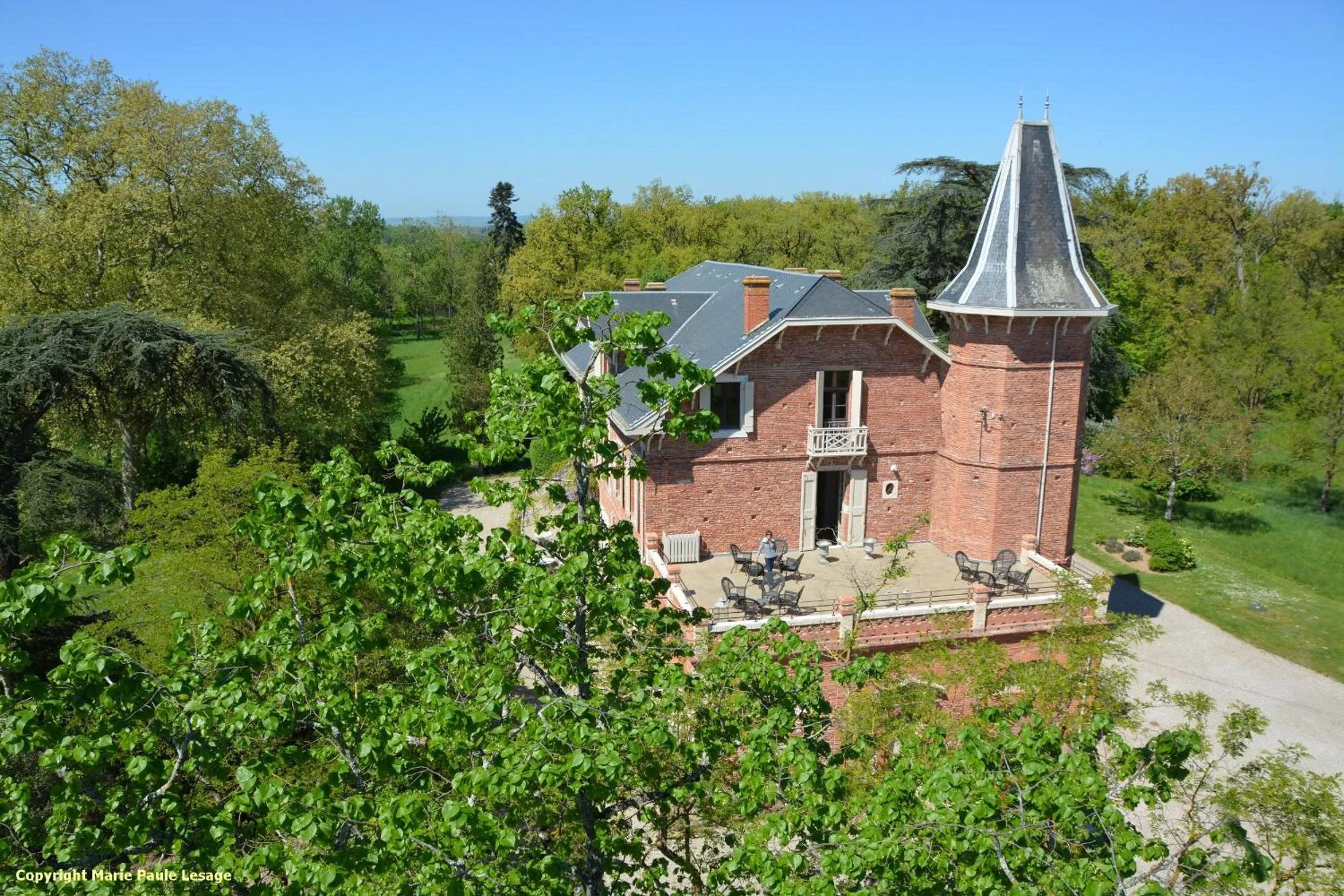 Bird's eye view in Domaine du Buc, Le Château