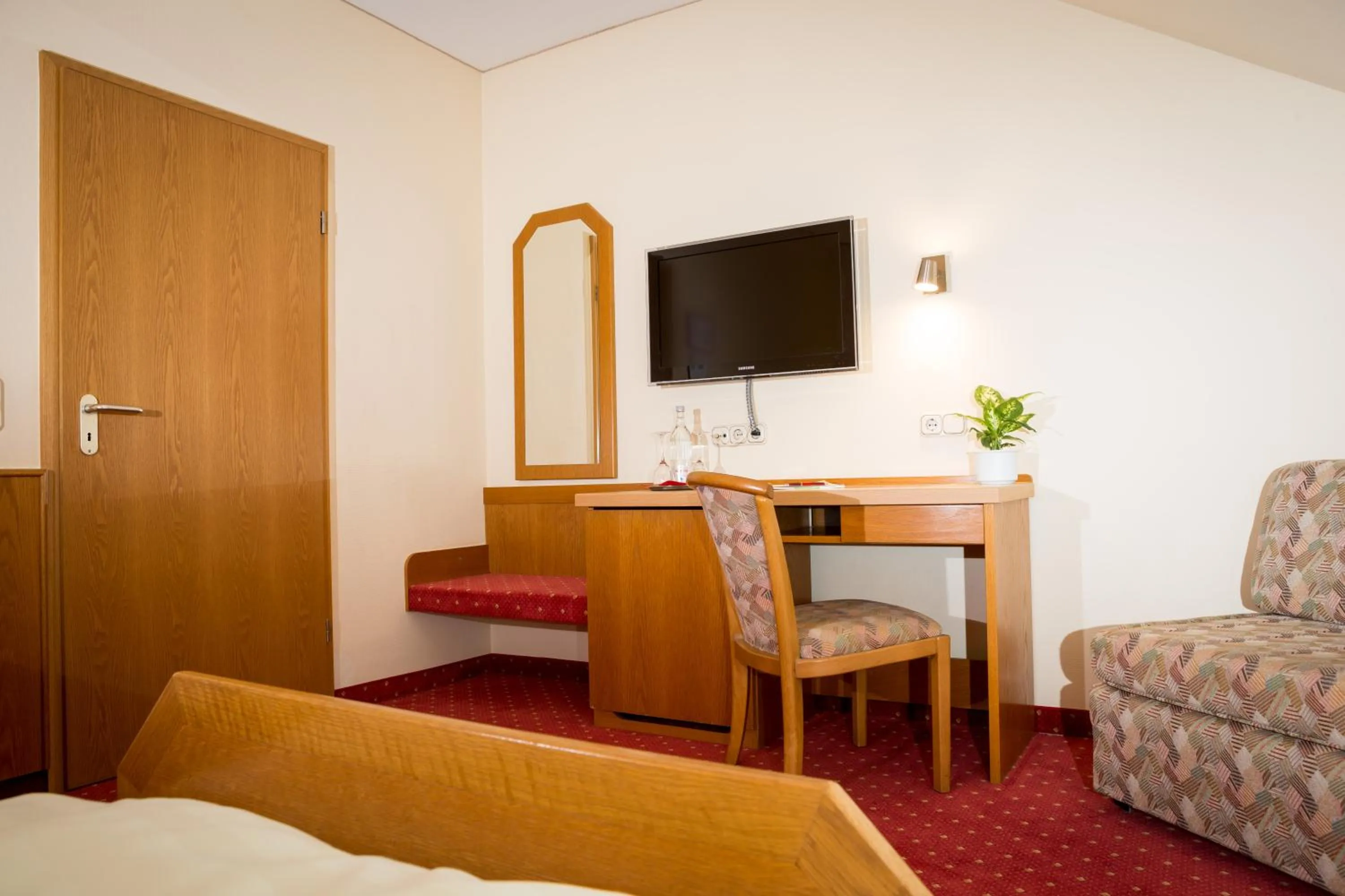 Photo of the whole room, Bed in Gasthof-Hotel Harth