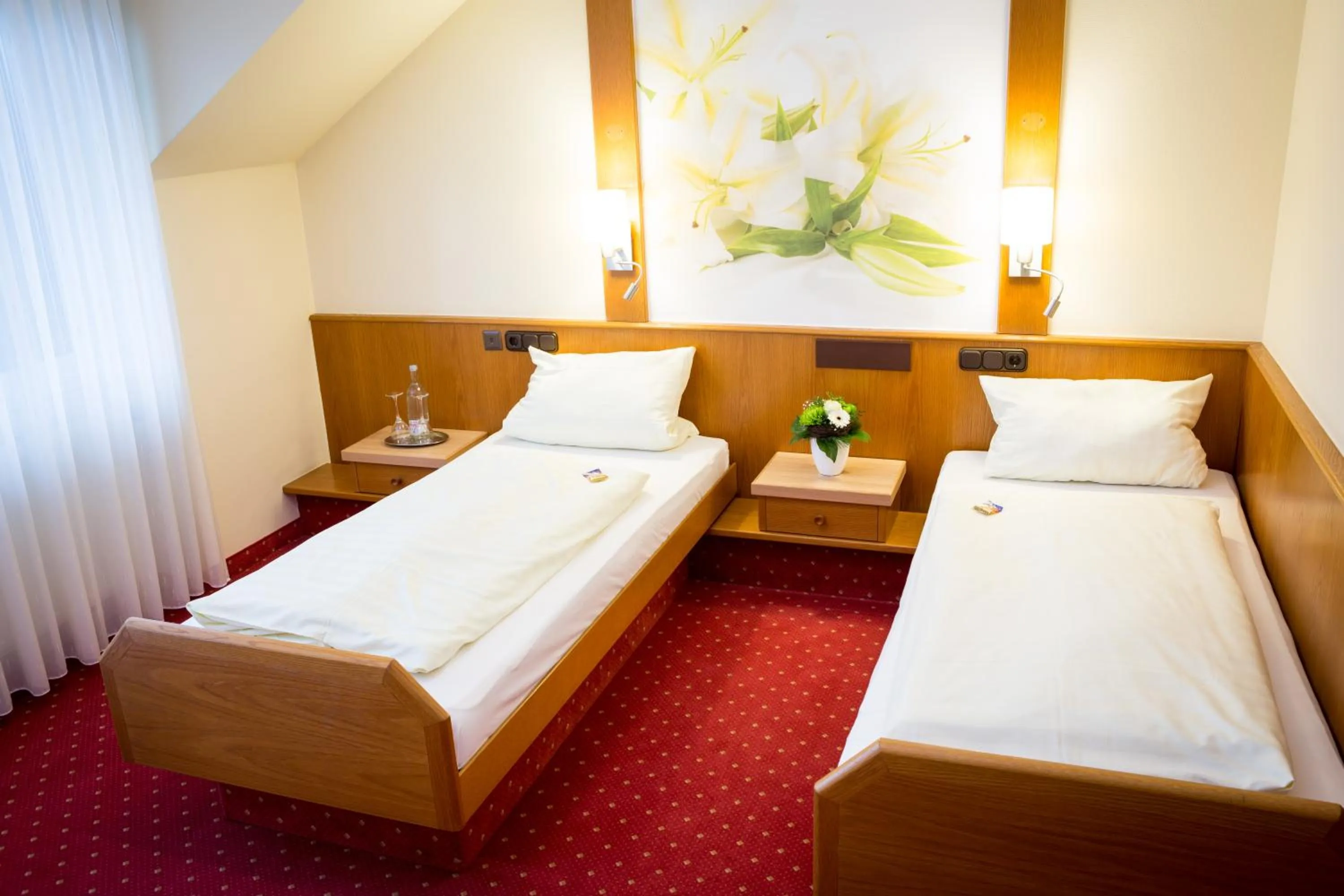 Photo of the whole room, Bed in Gasthof-Hotel Harth