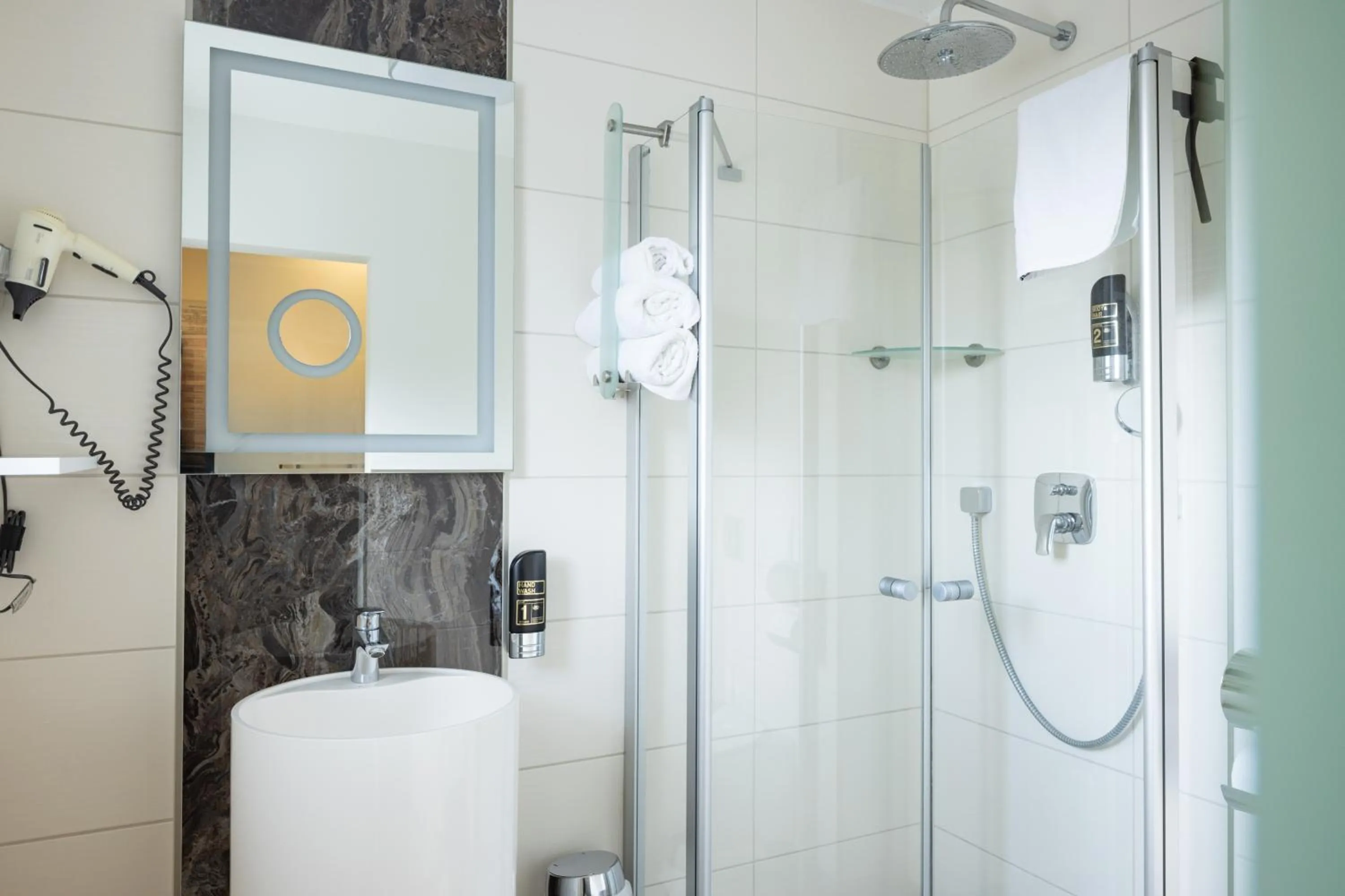 Shower in Hotel Gasthof Handewitt