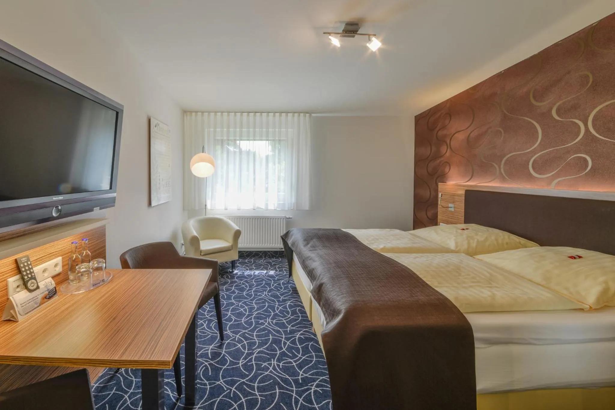 Shower, Bed in Hotel Gasthof Handewitt