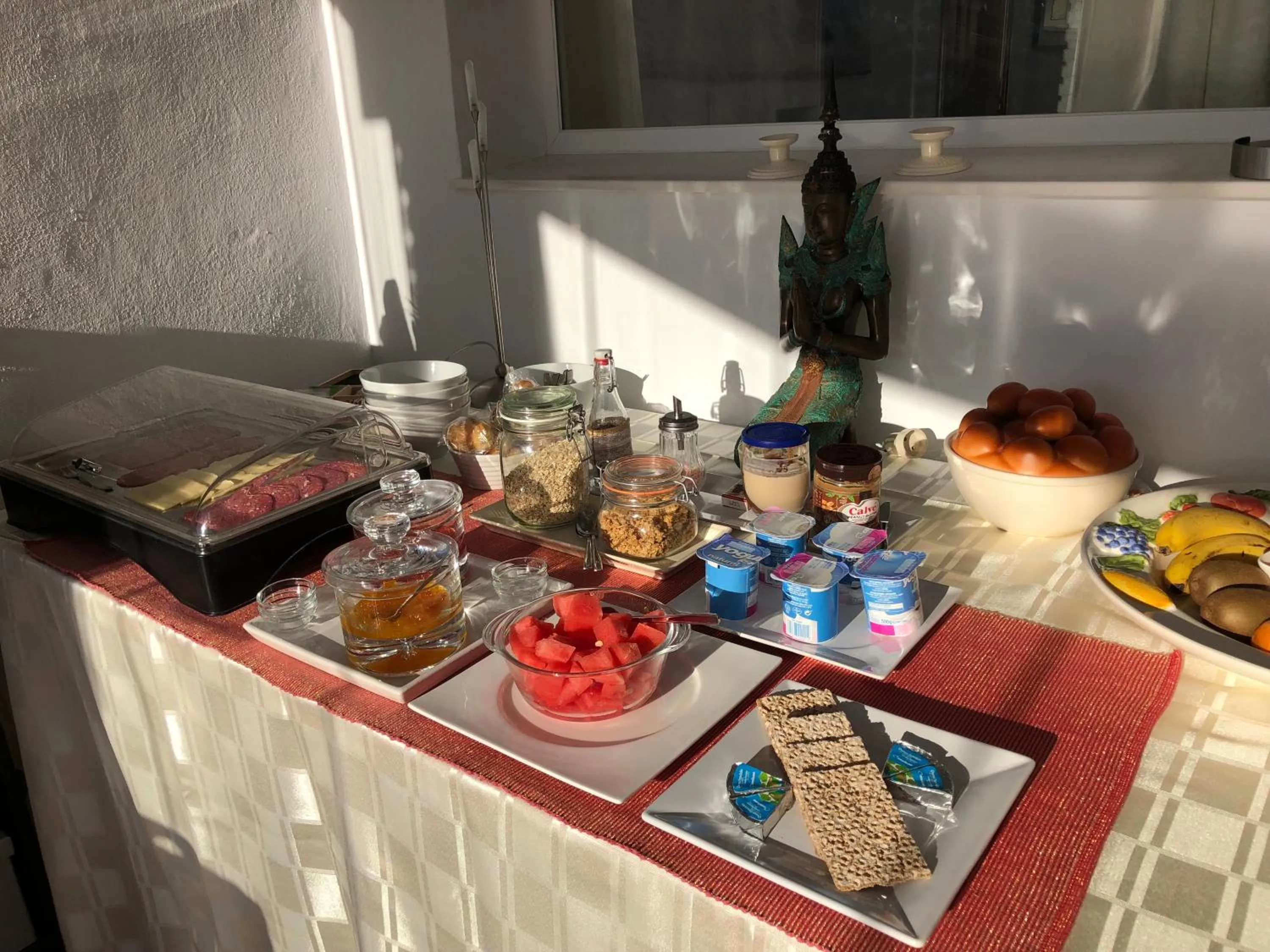 Buffet breakfast in B&B Villa Archez