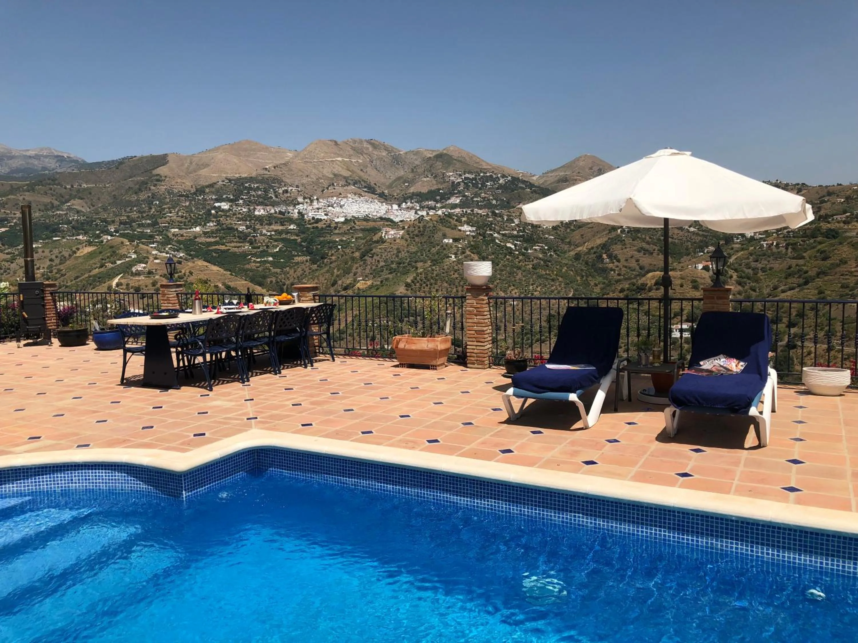 Swimming pool in B&B Villa Archez