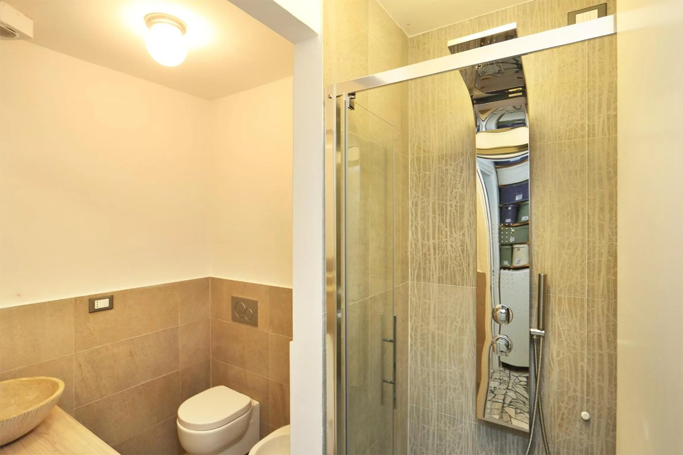 Shower in Artemente Florence B&B