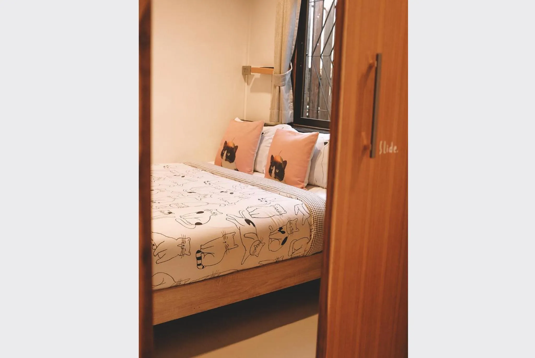 Bed in Sleepy House Chiang Rai