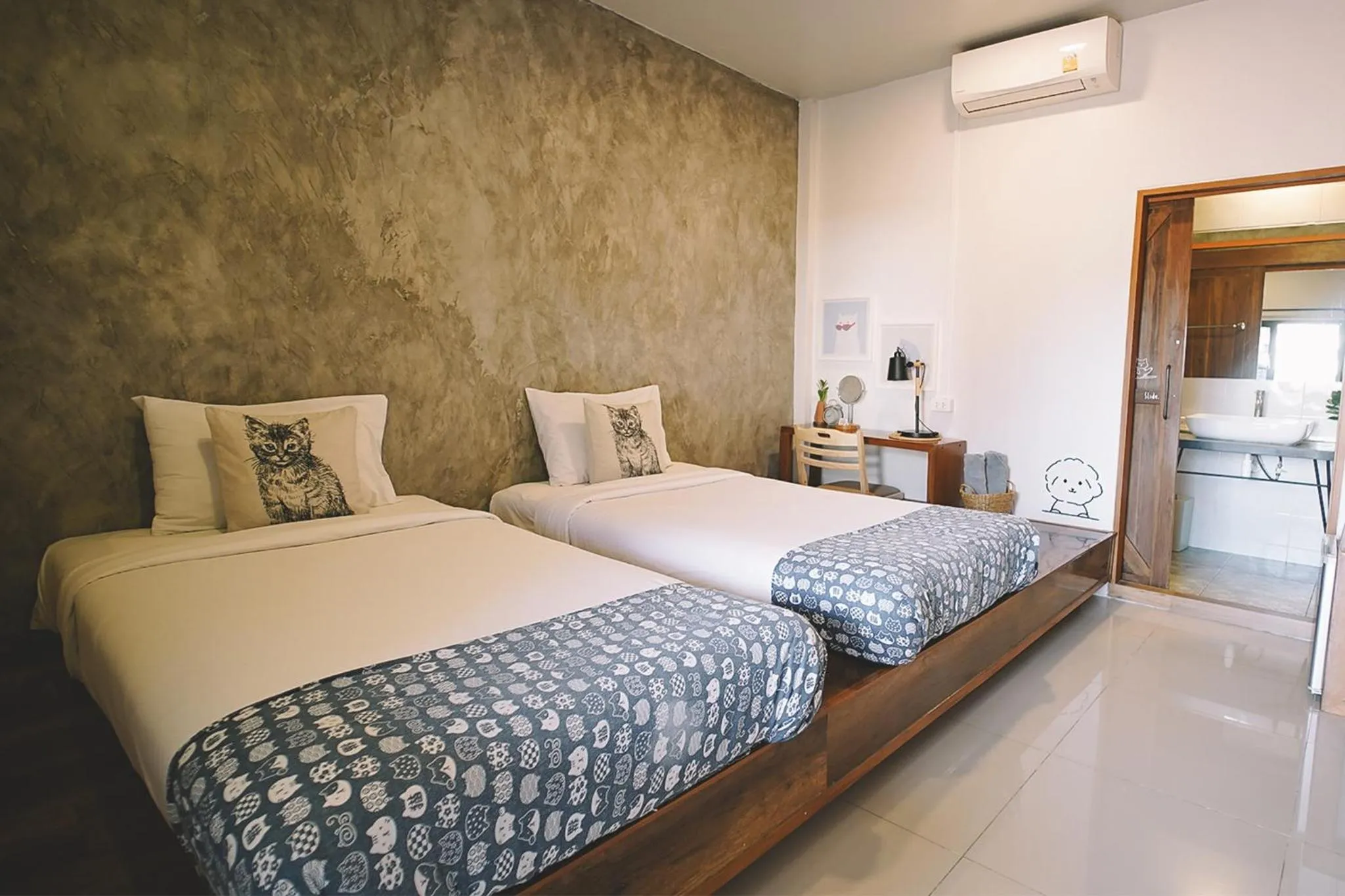 Bed in Sleepy House Chiang Rai