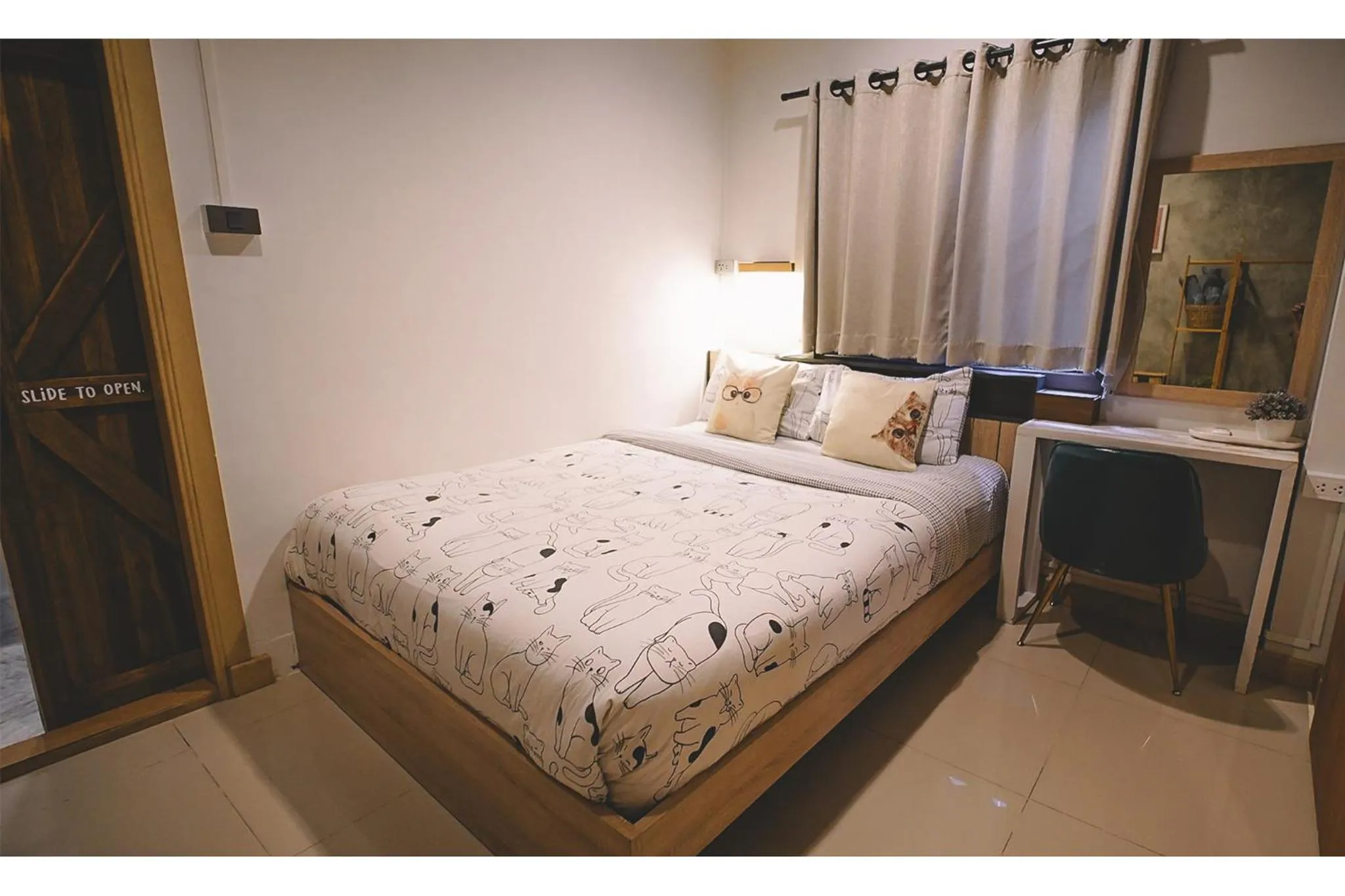 Bed in Sleepy House Chiang Rai