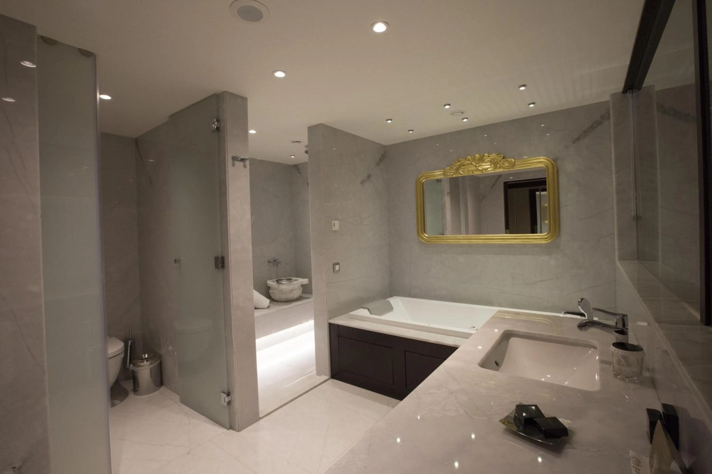 Bathroom in Charisma De Luxe Hotel