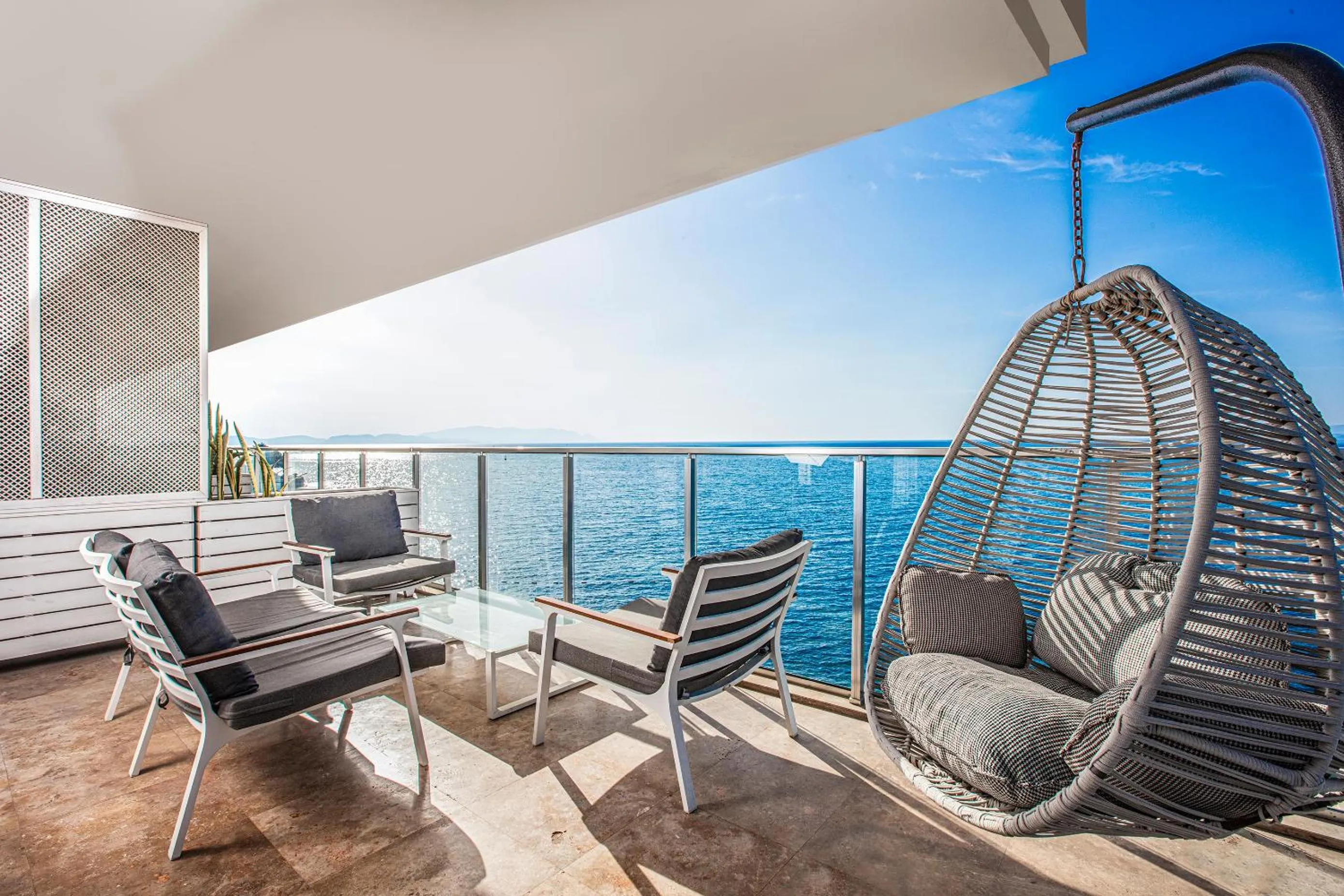 Balcony/Terrace in Charisma De Luxe Hotel