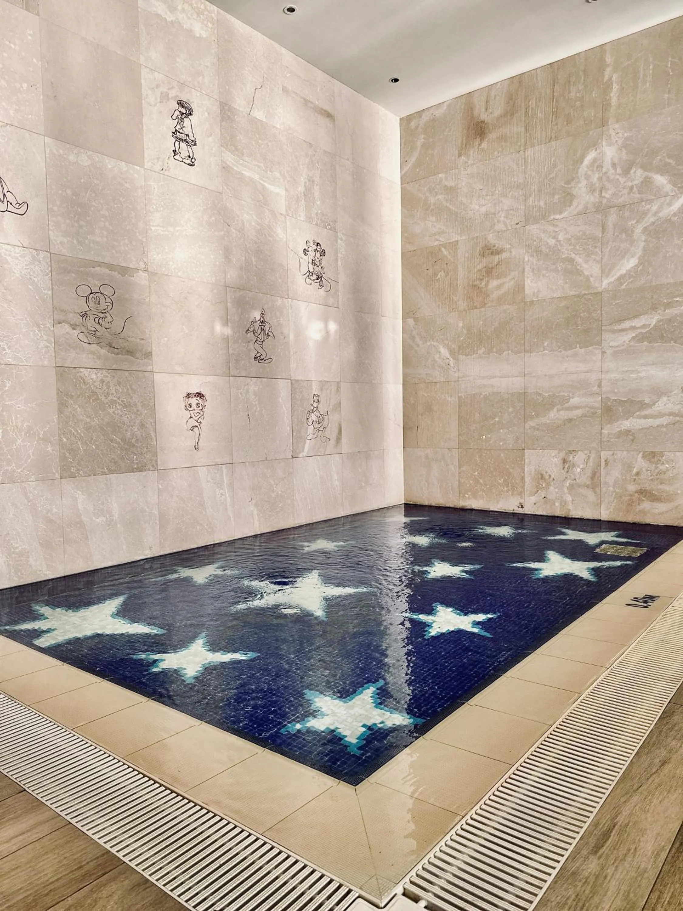 Swimming pool in Charisma De Luxe Hotel