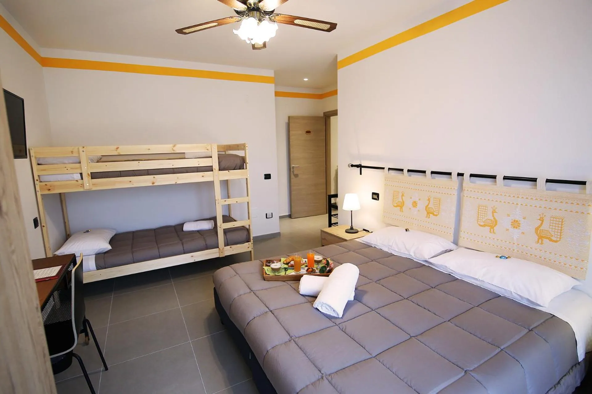 Photo of the whole room, Bed in I Fiori di Margherita Luxury B&B