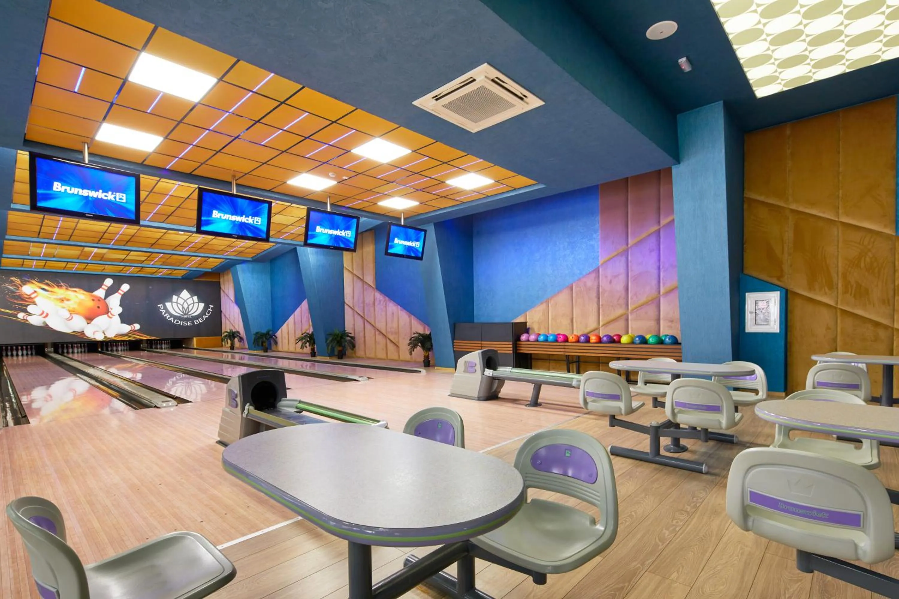 Bowling in Paradise Beach Residence - Ultra All Inclusive