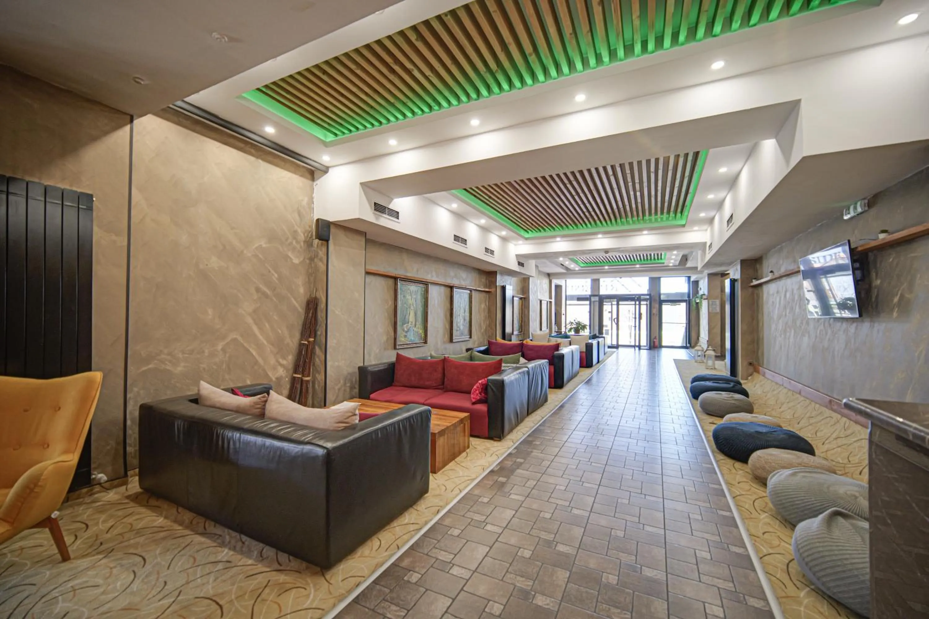 Lounge or bar in Riverside Boutique Hotel