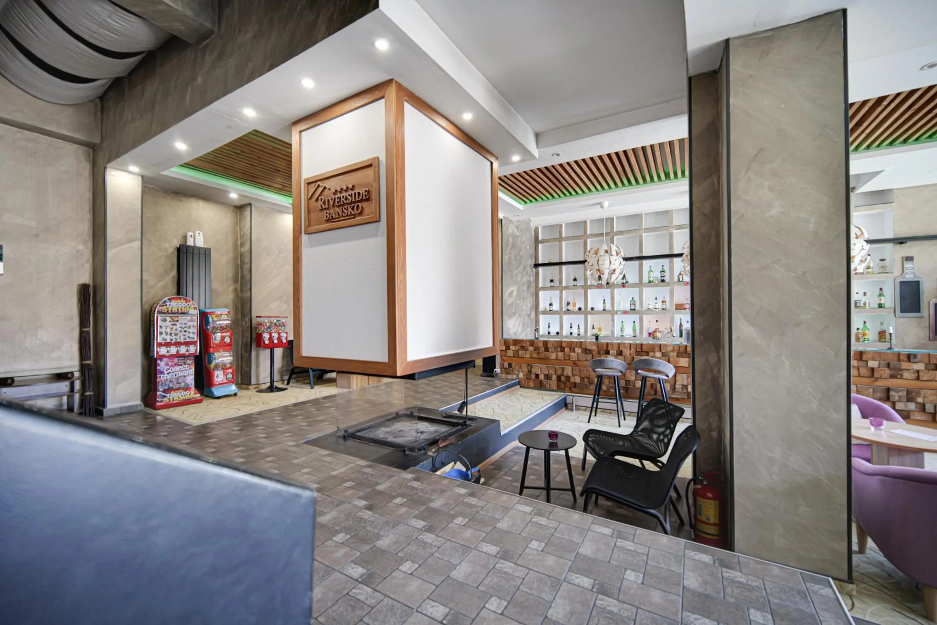 Lounge or bar in Riverside Boutique Hotel