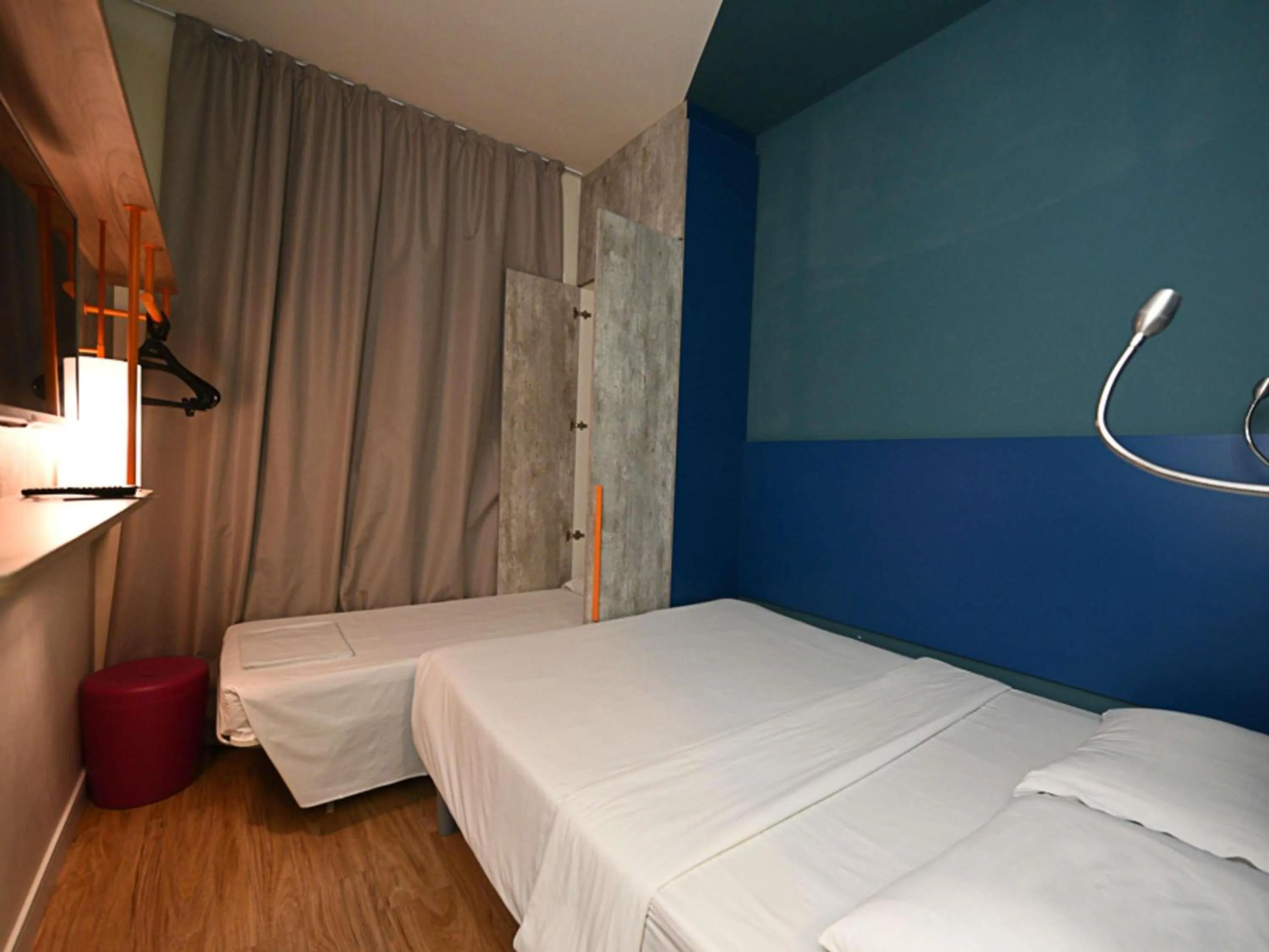 Bedroom, Bed in ibis budget Santos Gonzaga