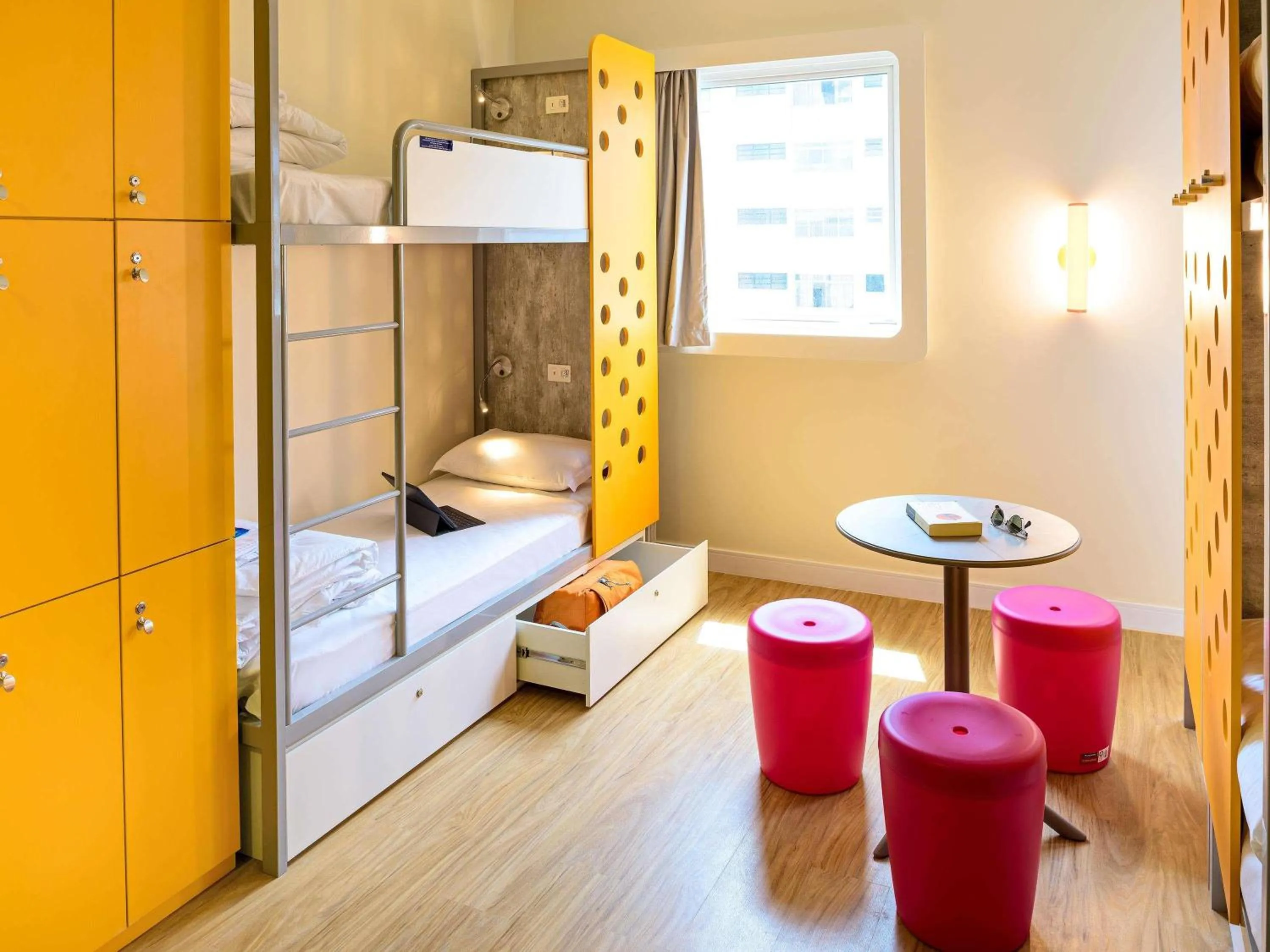 Bedroom, Bed in ibis budget Santos Gonzaga