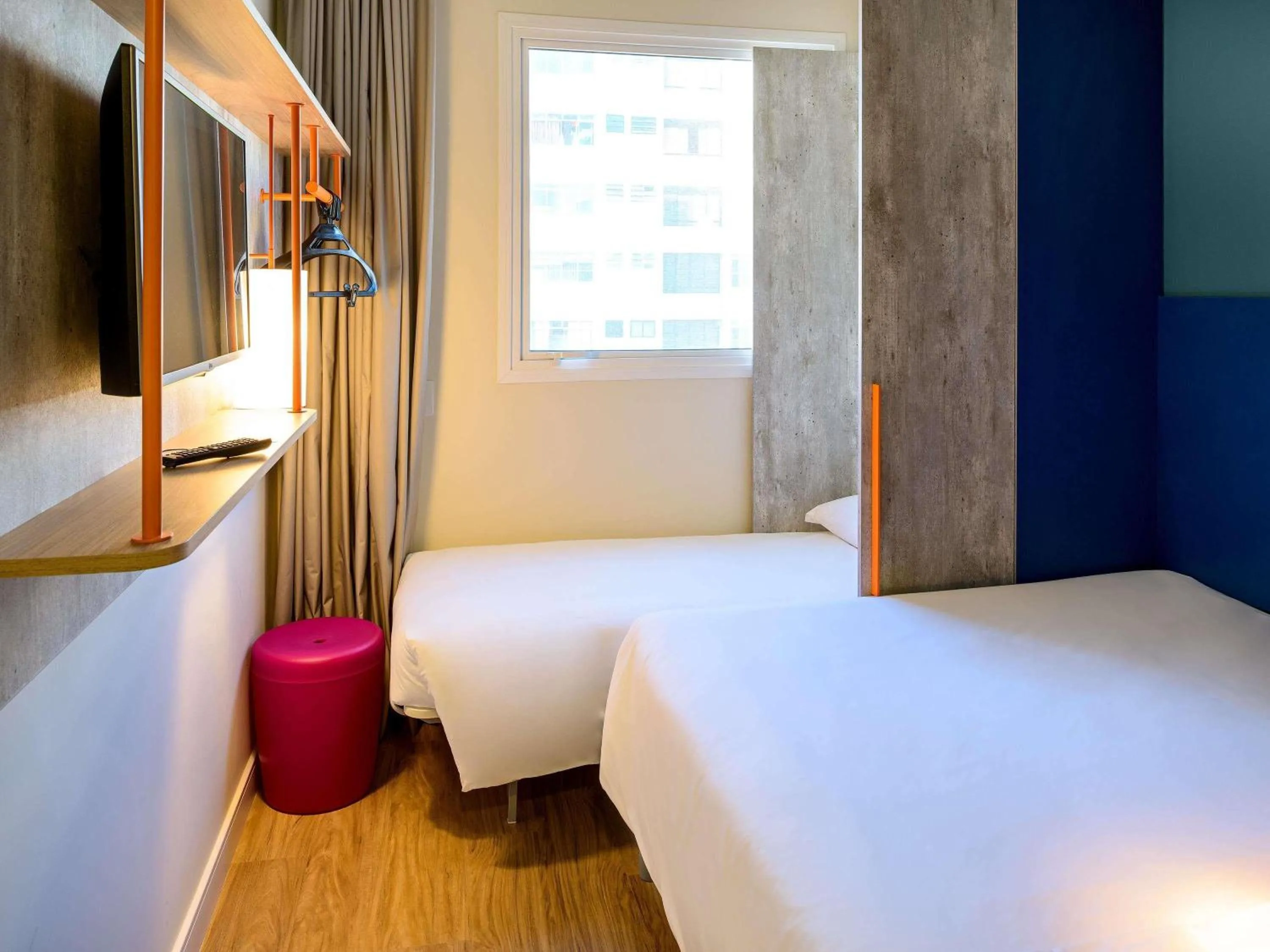 Bedroom, Bed in ibis budget Santos Gonzaga