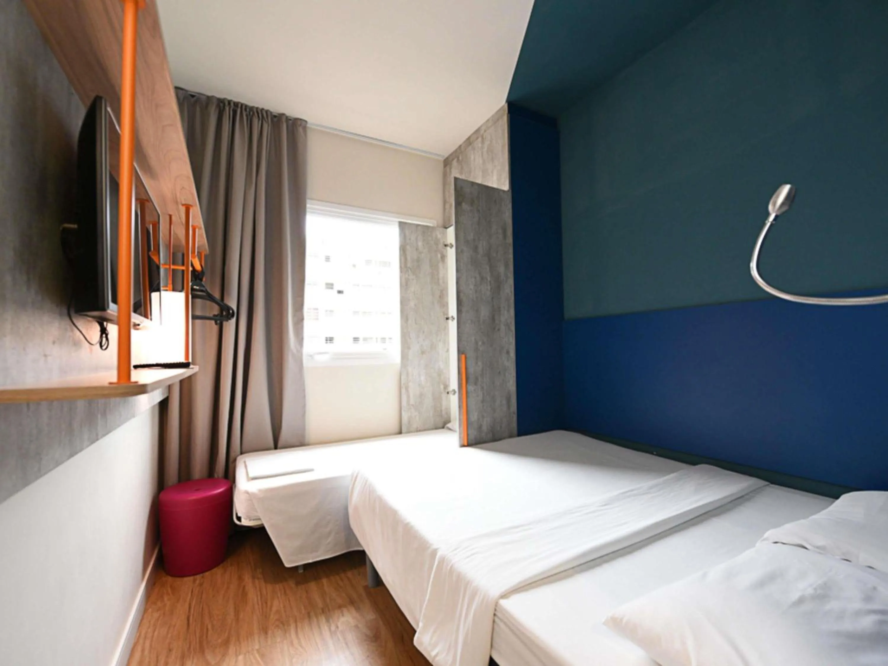 Bedroom, Bed in ibis budget Santos Gonzaga