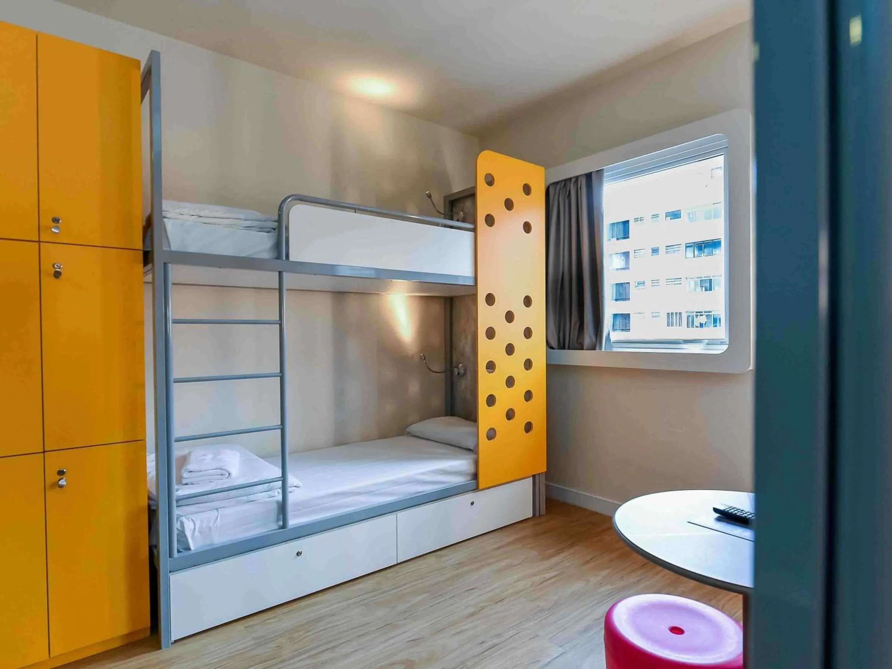 Bedroom, Bed in ibis budget Santos Gonzaga