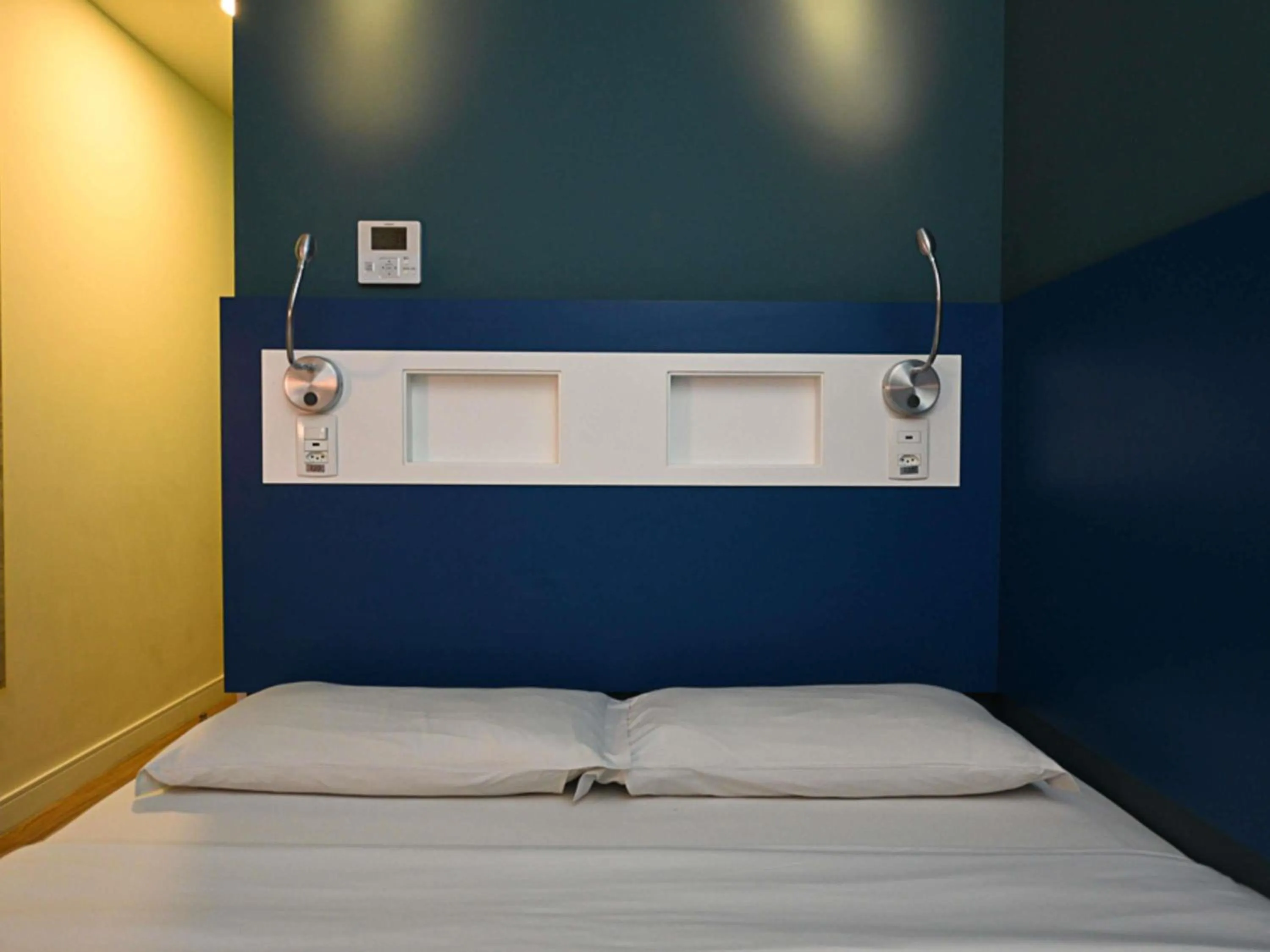 Bedroom, Bed in ibis budget Santos Gonzaga