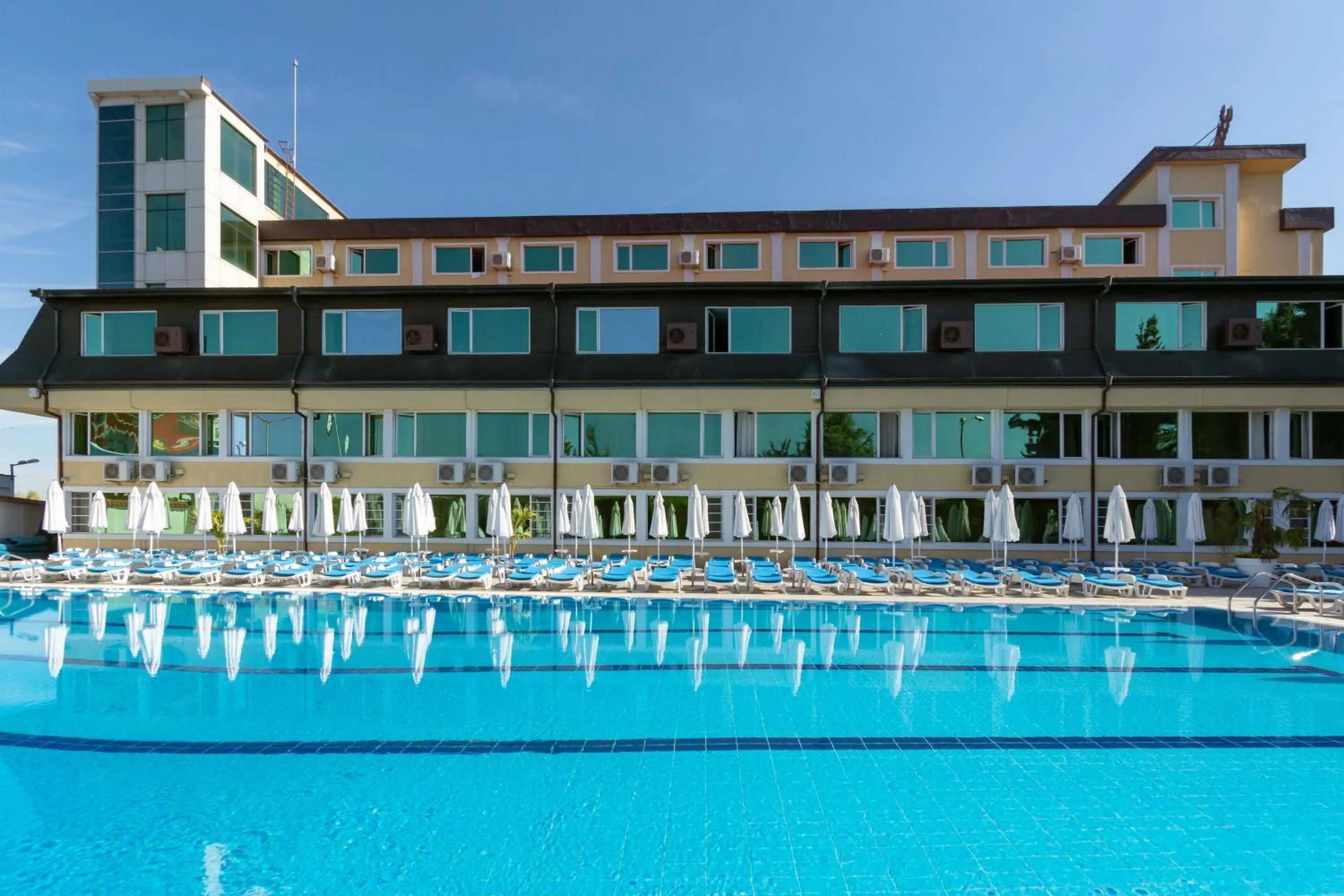 Property building in Hotel Montecito