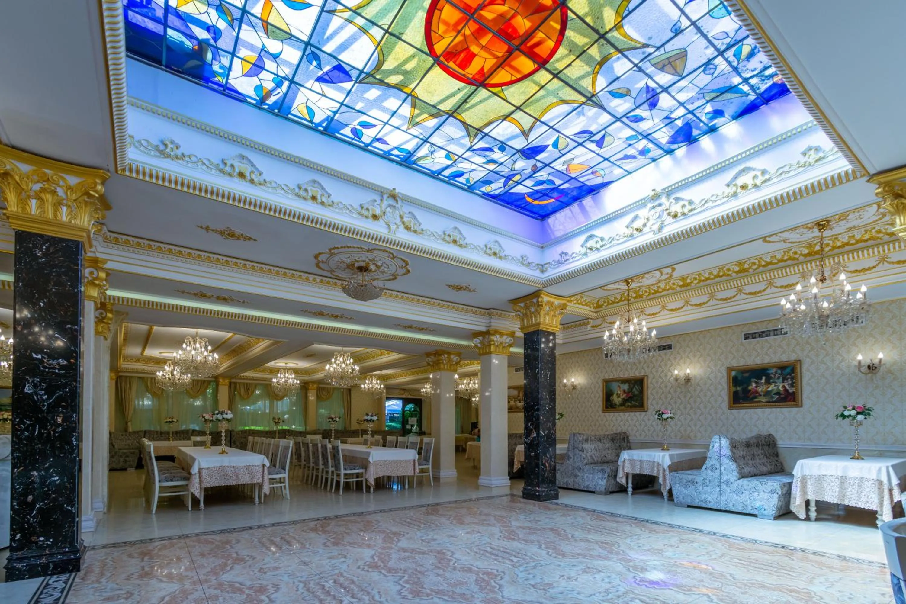 Restaurant/places to eat in Hotel Montecito