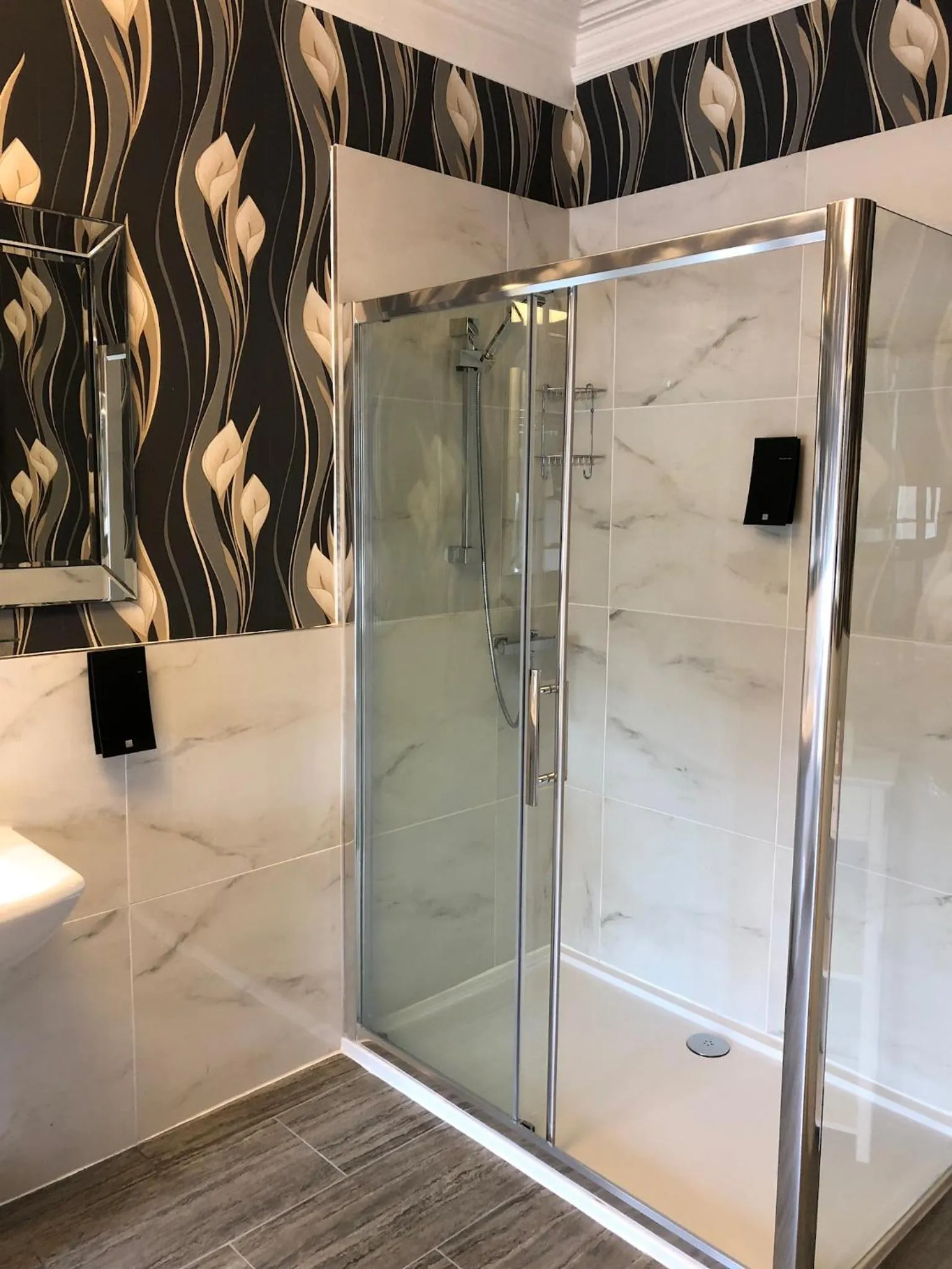 Shower in ClubHouse B& B