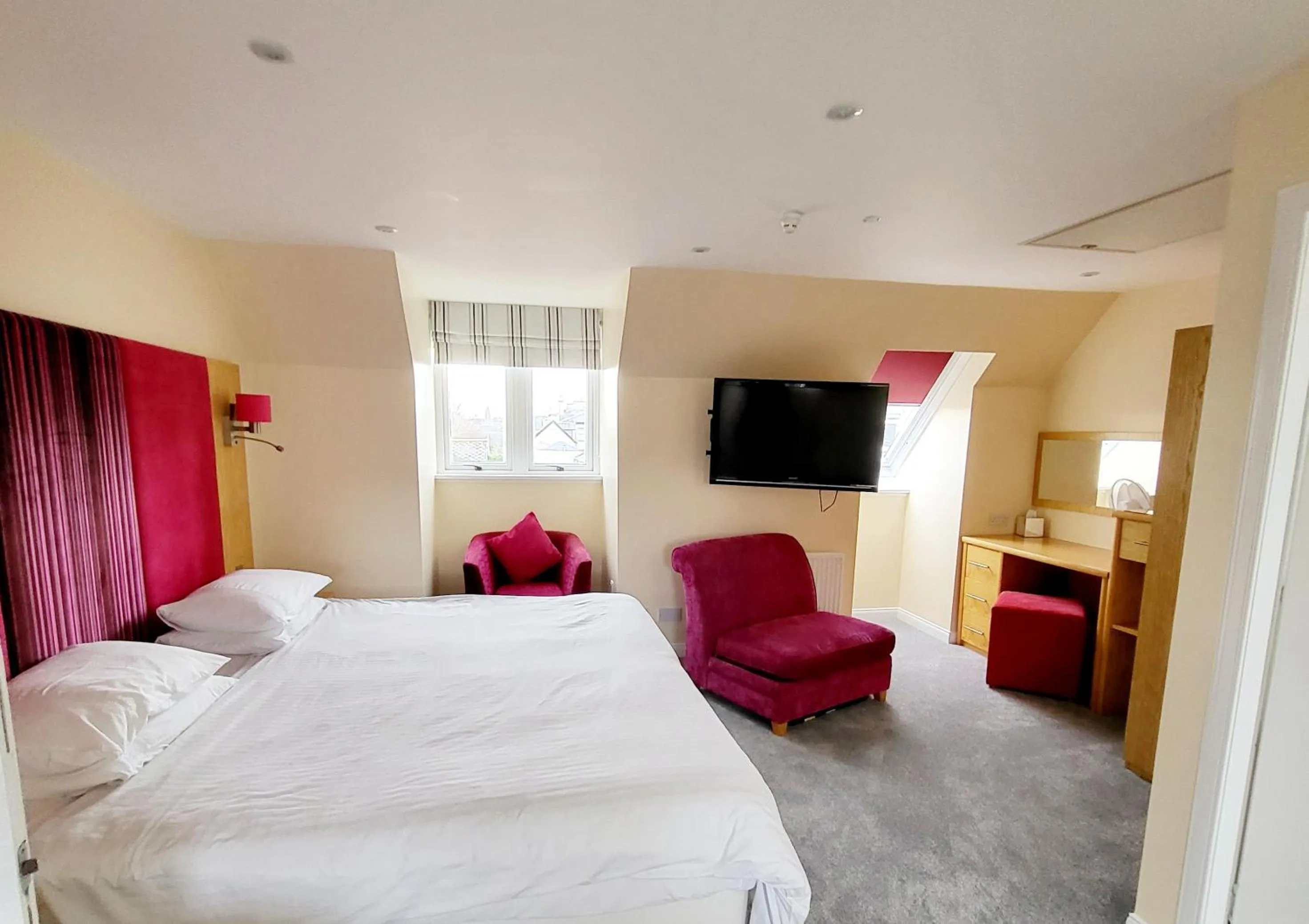 Photo of the whole room in ClubHouse B& B