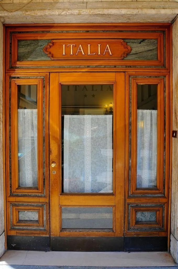 Facade/entrance in Albergo Italia di Nardi Renzo & C Snc