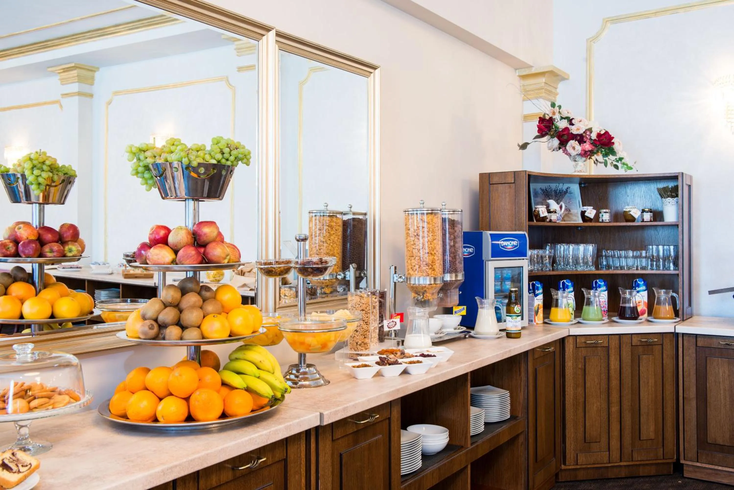 Restaurant/places to eat in Hotel Del Mar & Conference Center