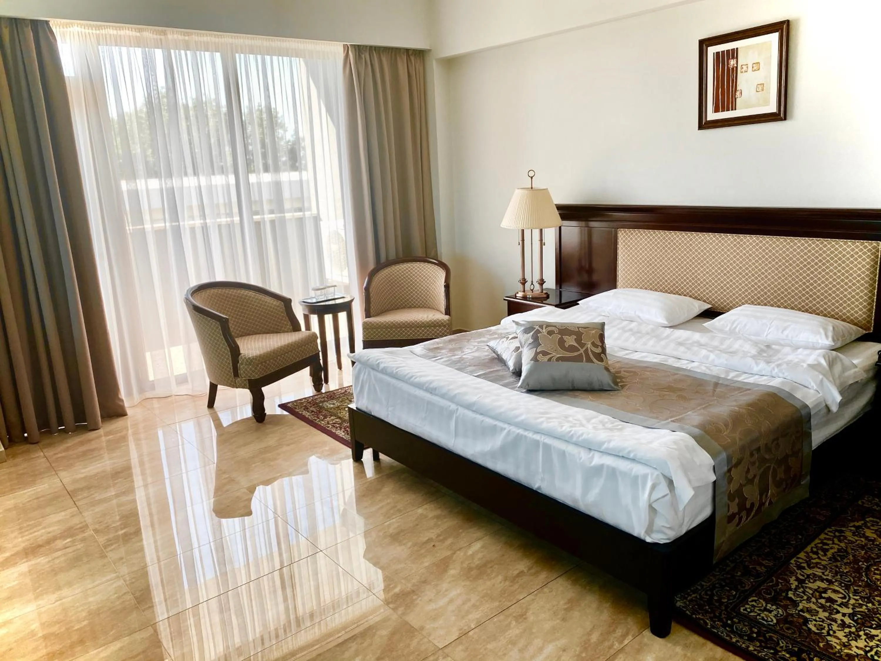 Bed in Hotel Del Mar & Conference Center