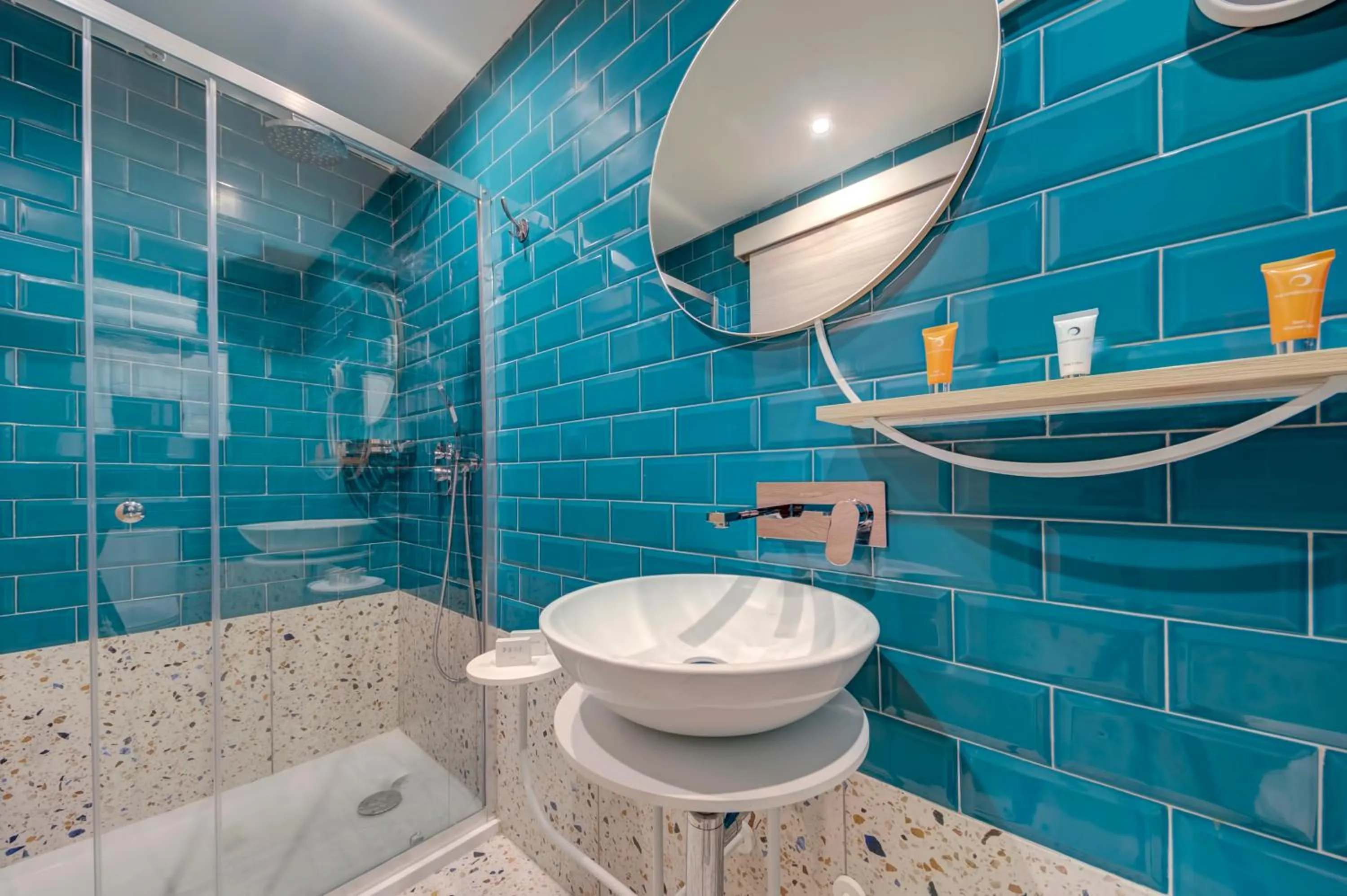 Shower in Hotel Argento