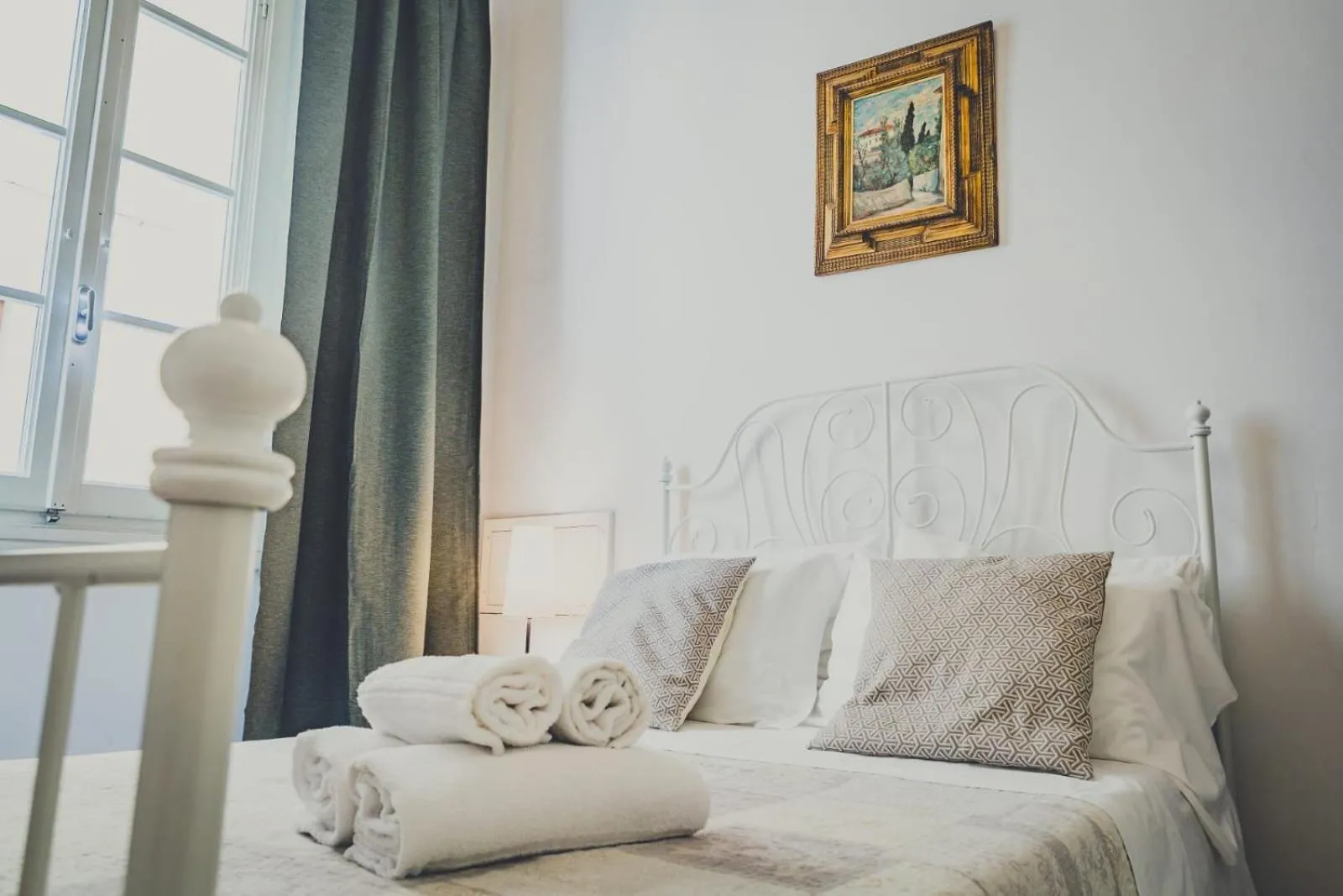 Bedroom, Bed in Gattopardo Rooms Florence