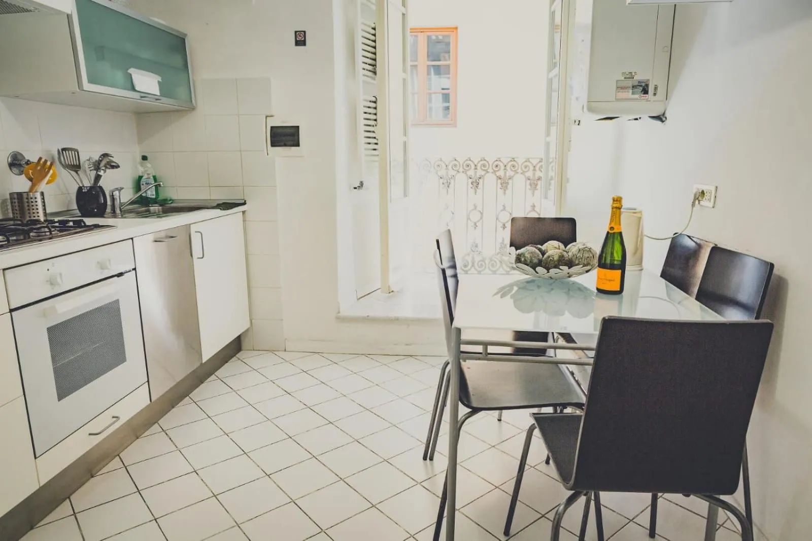 Dining area in Gattopardo Rooms Florence