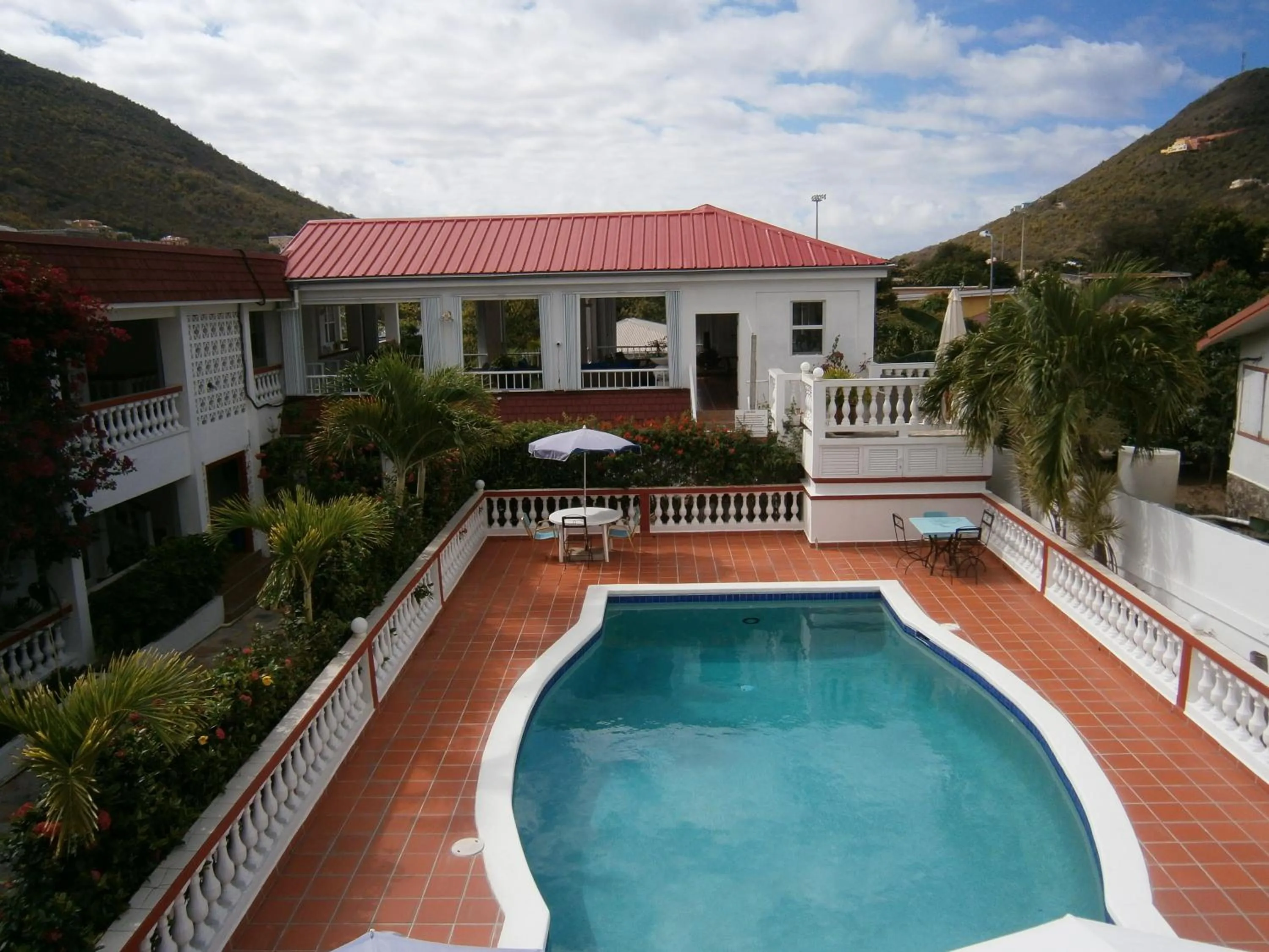 Swimming pool in L'Esperance Hotel